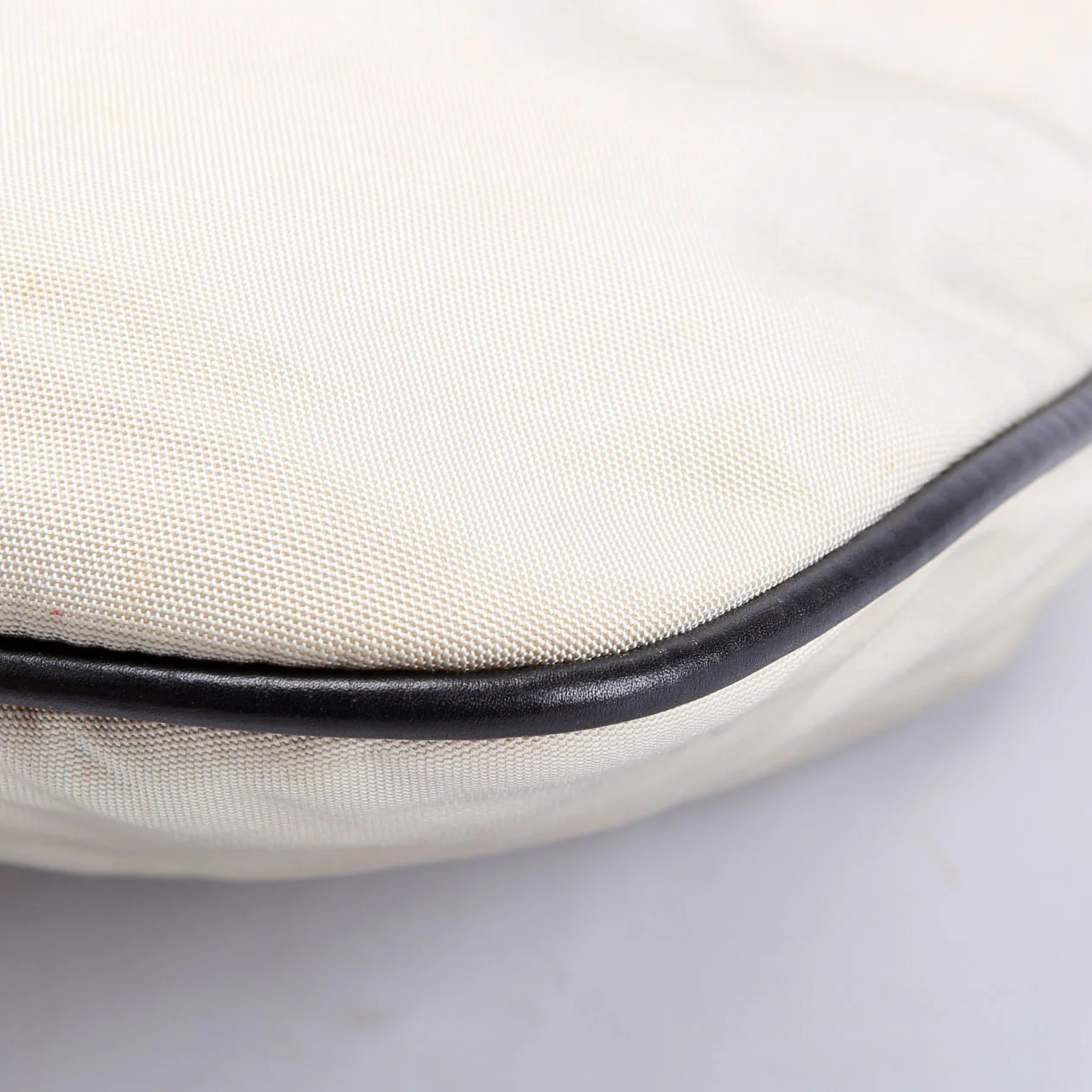 001.0340 Jackie 1961 Drawstring Hobo Nylon Beige/Black - Image 6