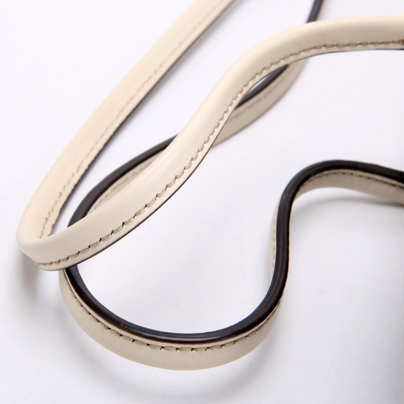 169946 Britt Shoulder Bag Small Beige/White - Image 6
