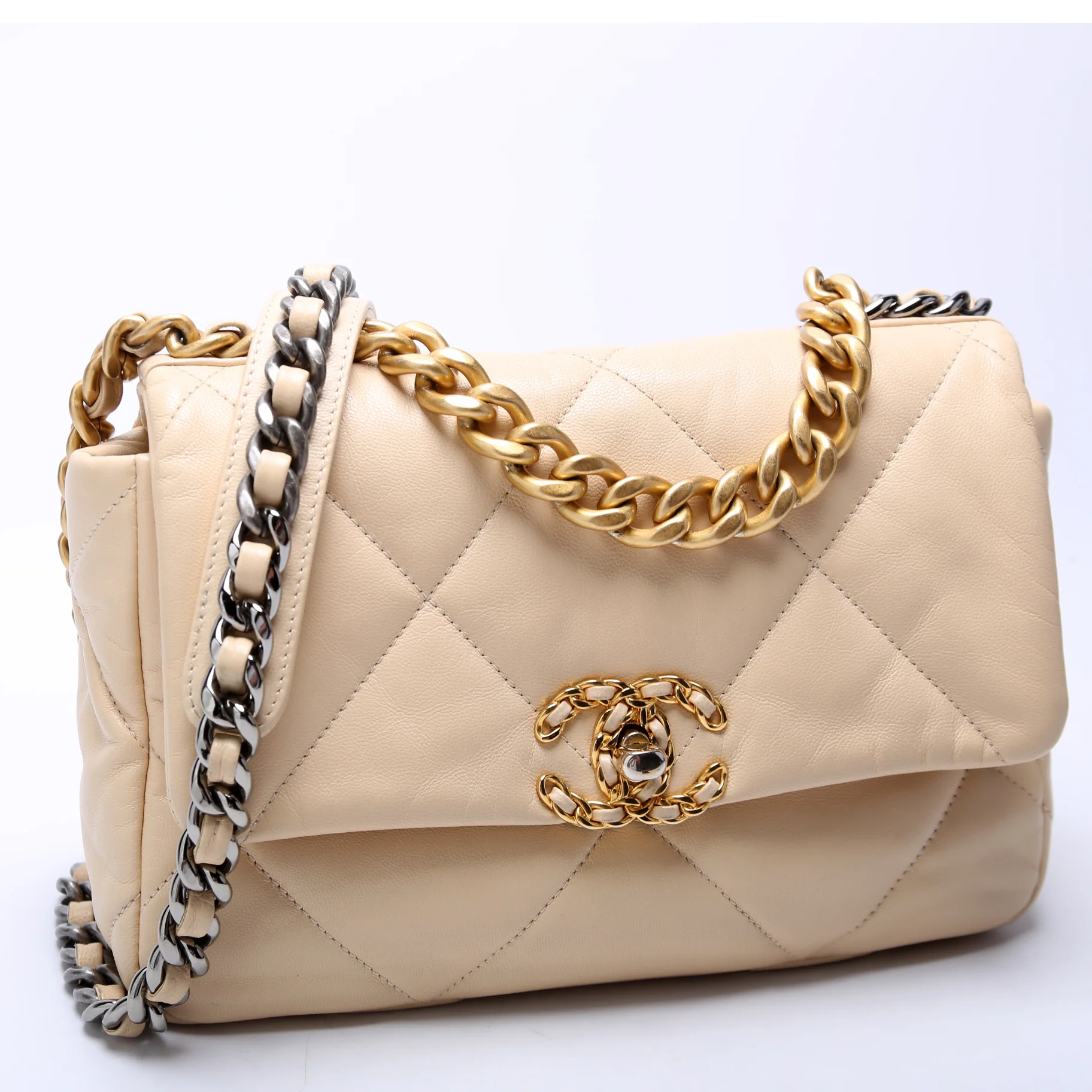 19 Medium Flap Quilted Goatskin 28M Beige - Image 2