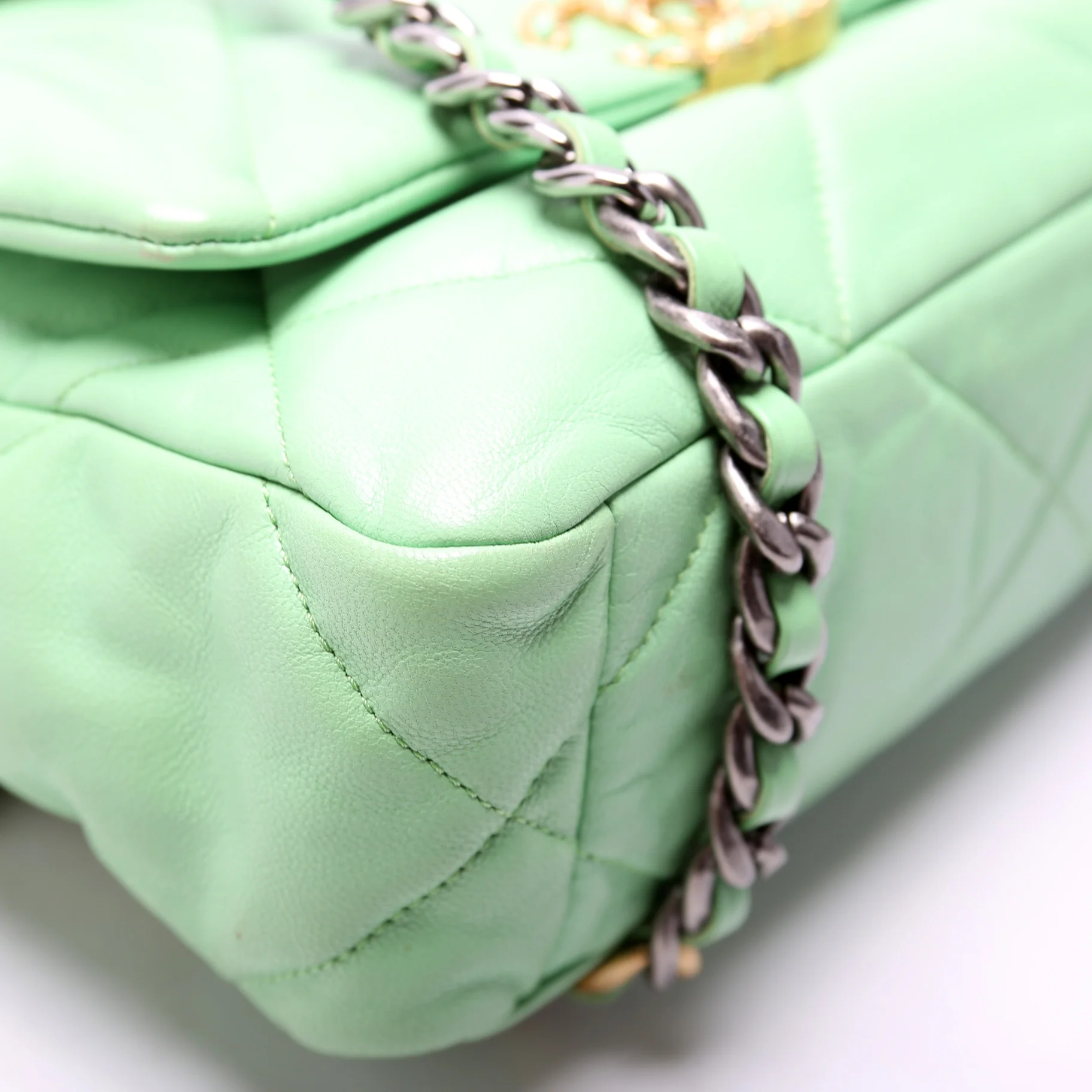 19 Medium Flap Quilted Goatskin 30M Green - Image 5