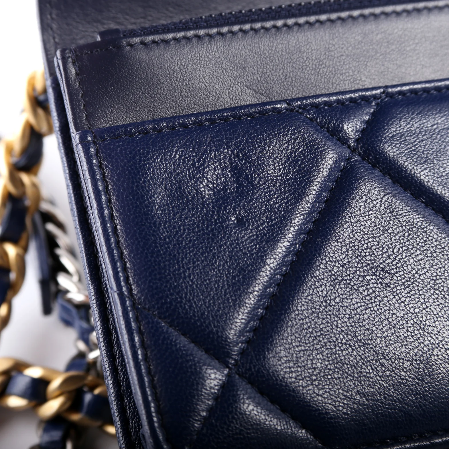 19 WOC Quilted Lambskin 29M - Image 8