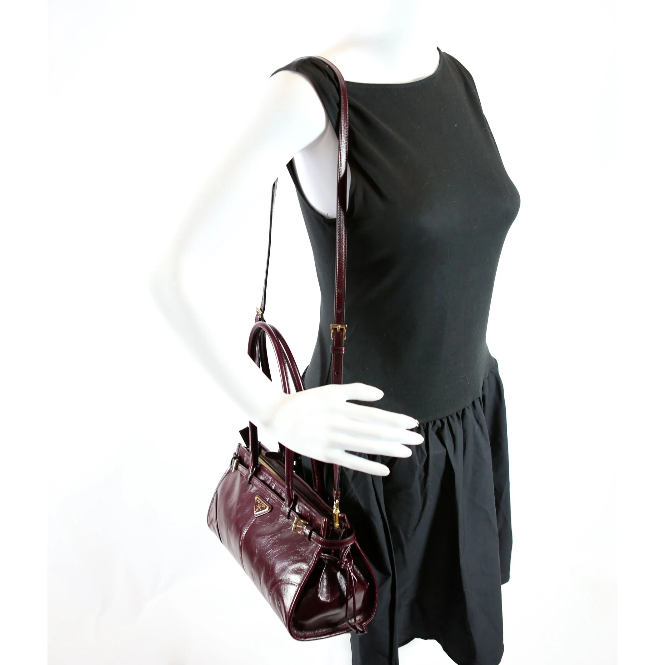 1BA426 Bonnie Medium Calfskin Shoulder Bag Maroon - Image 10