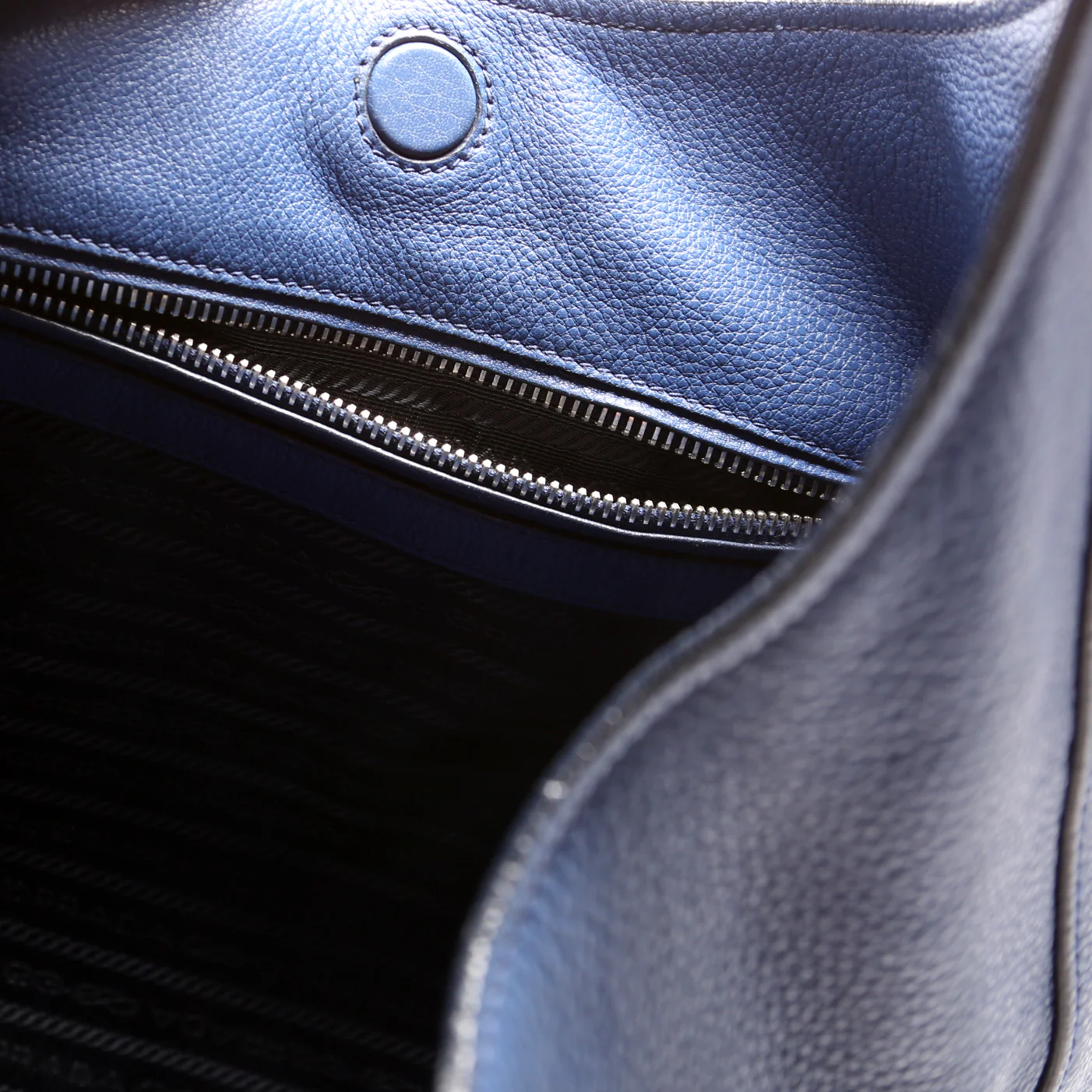 1BC013 Vitello Daino Hobo - Image 8