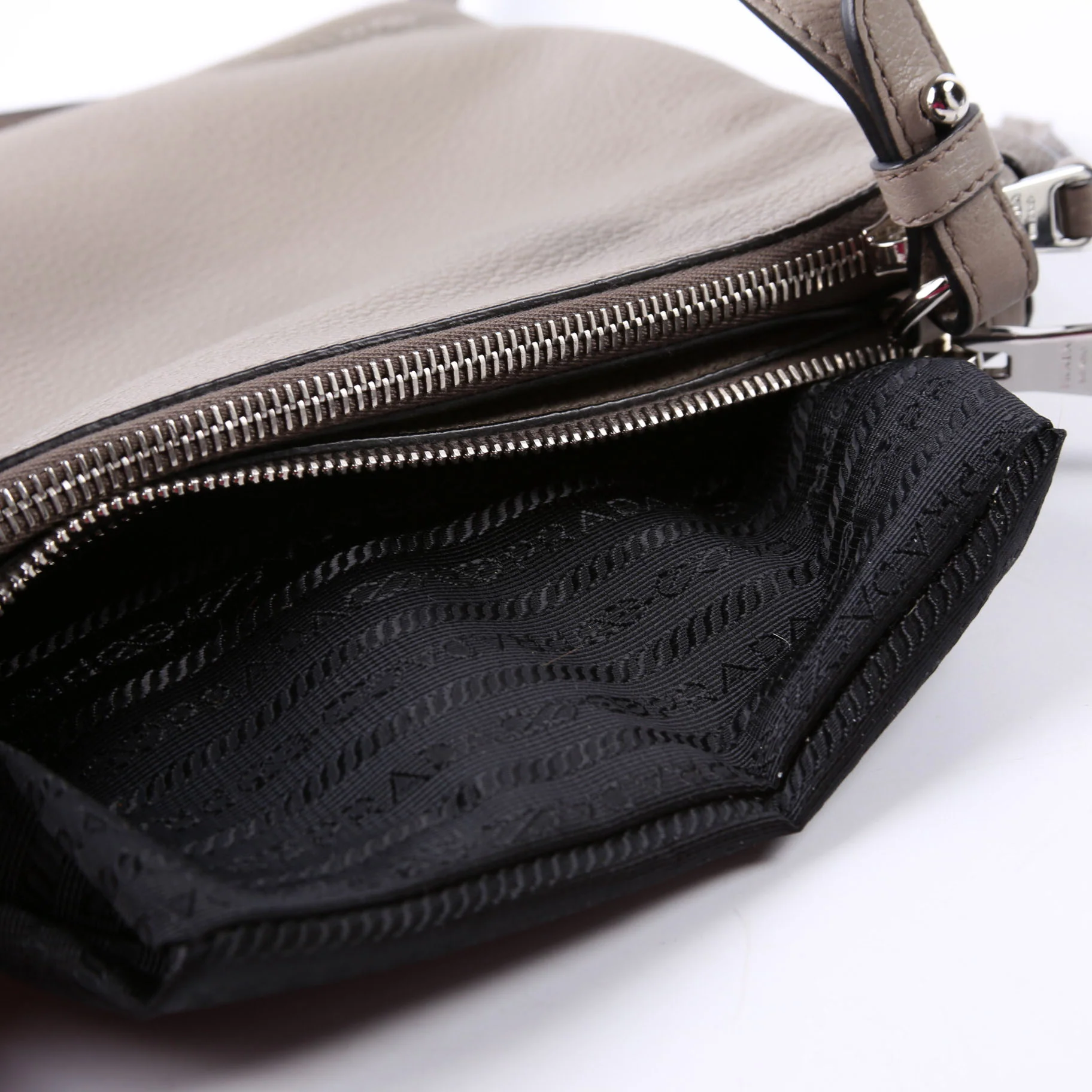 1BH046 Vitello Phenix Crossbody - Image 7