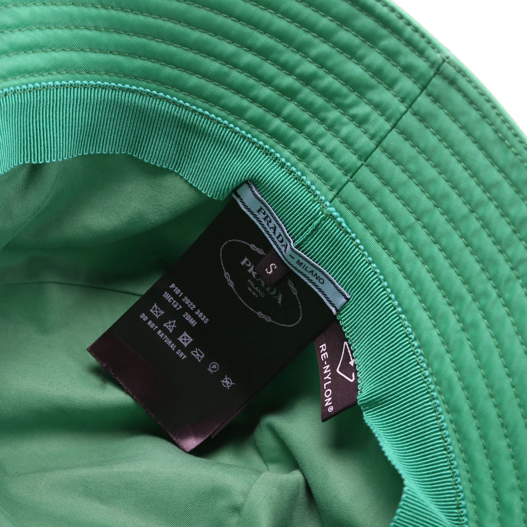 1HC137 Re-Nylon Triangle Logo Bucket Size Medium Green - Image 5
