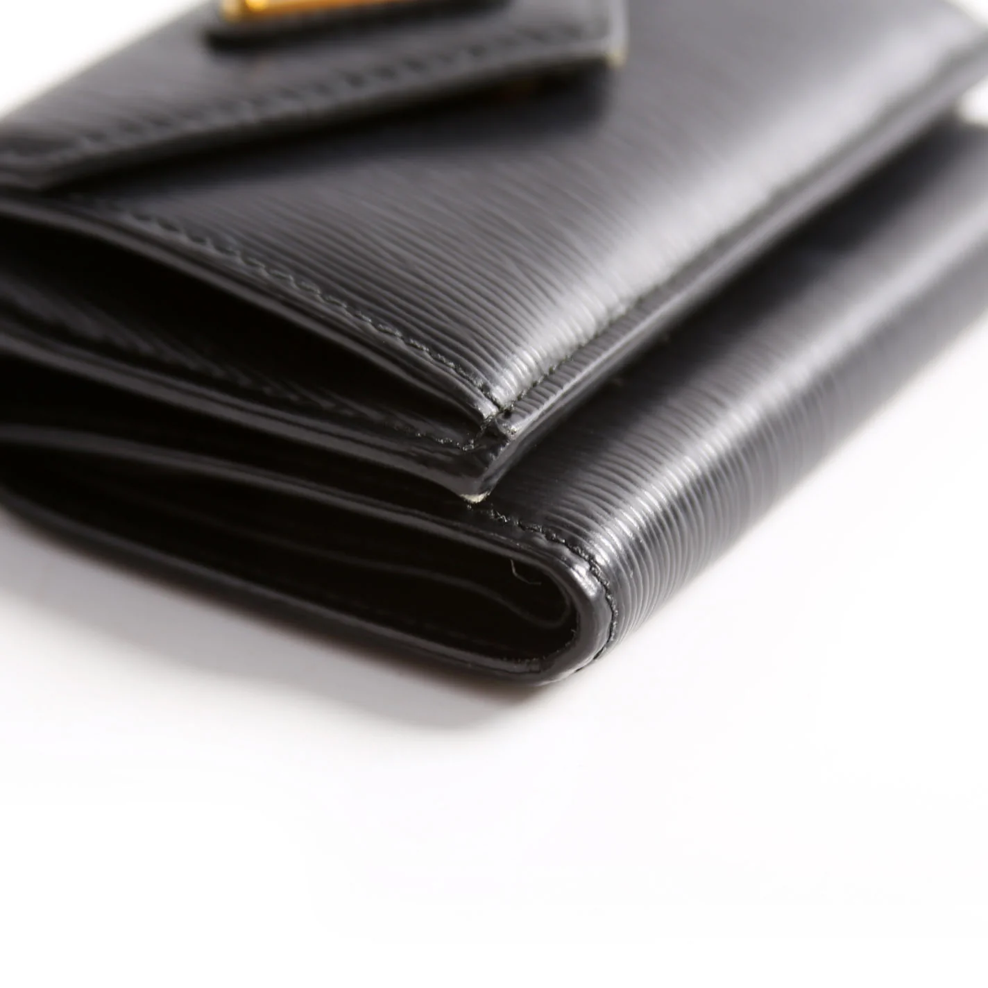 1MH021 Vitello Move Tri-Fold Wallet Black - Image 6