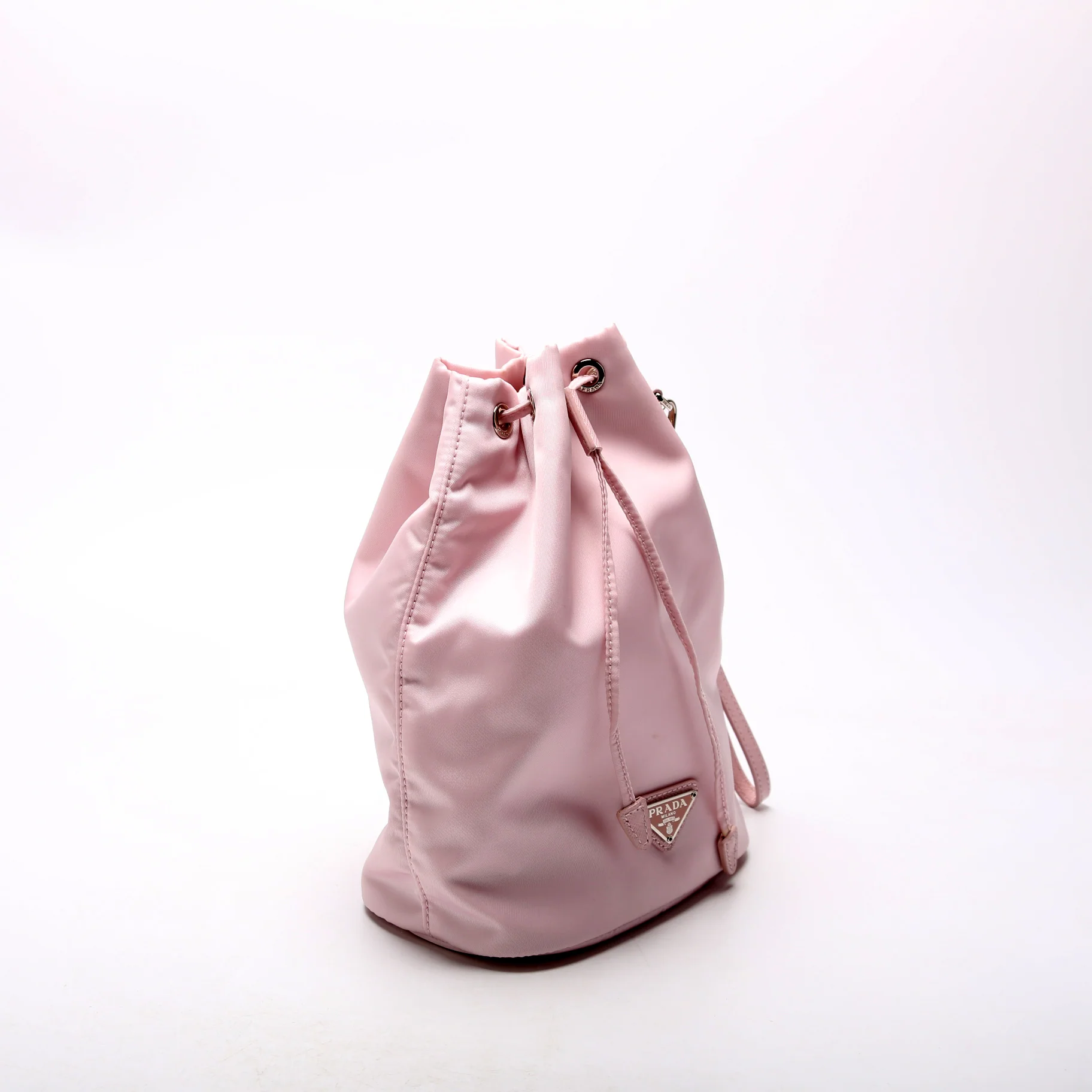 1NE369 Re-Nylon Drawstring Pouch Pink - Image 2