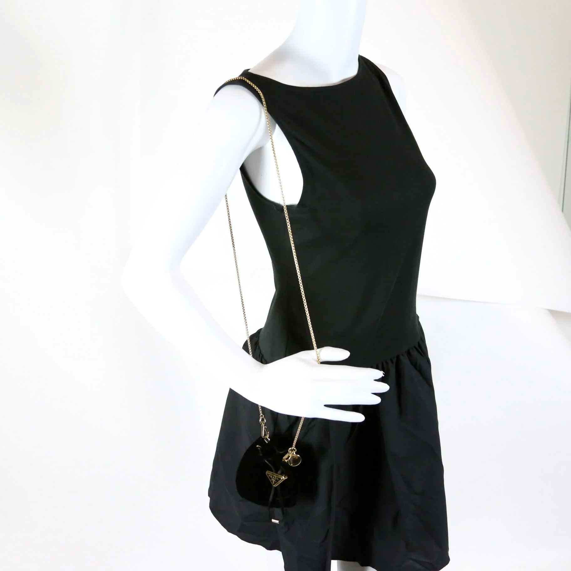 1NR016 Velvet Mini Bucket Pouch Black - Image 6