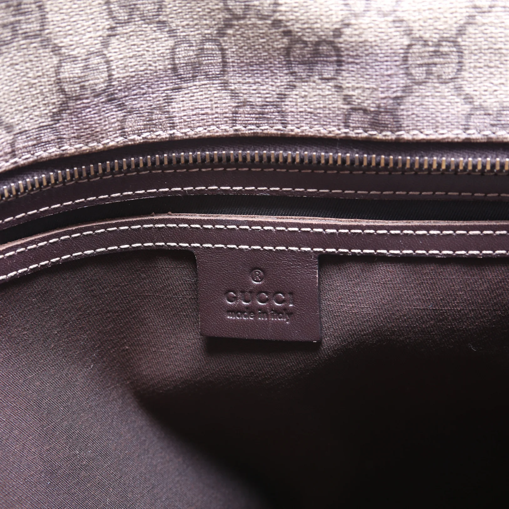 211137 GG Supreme Medium Zip Tote - Image 9