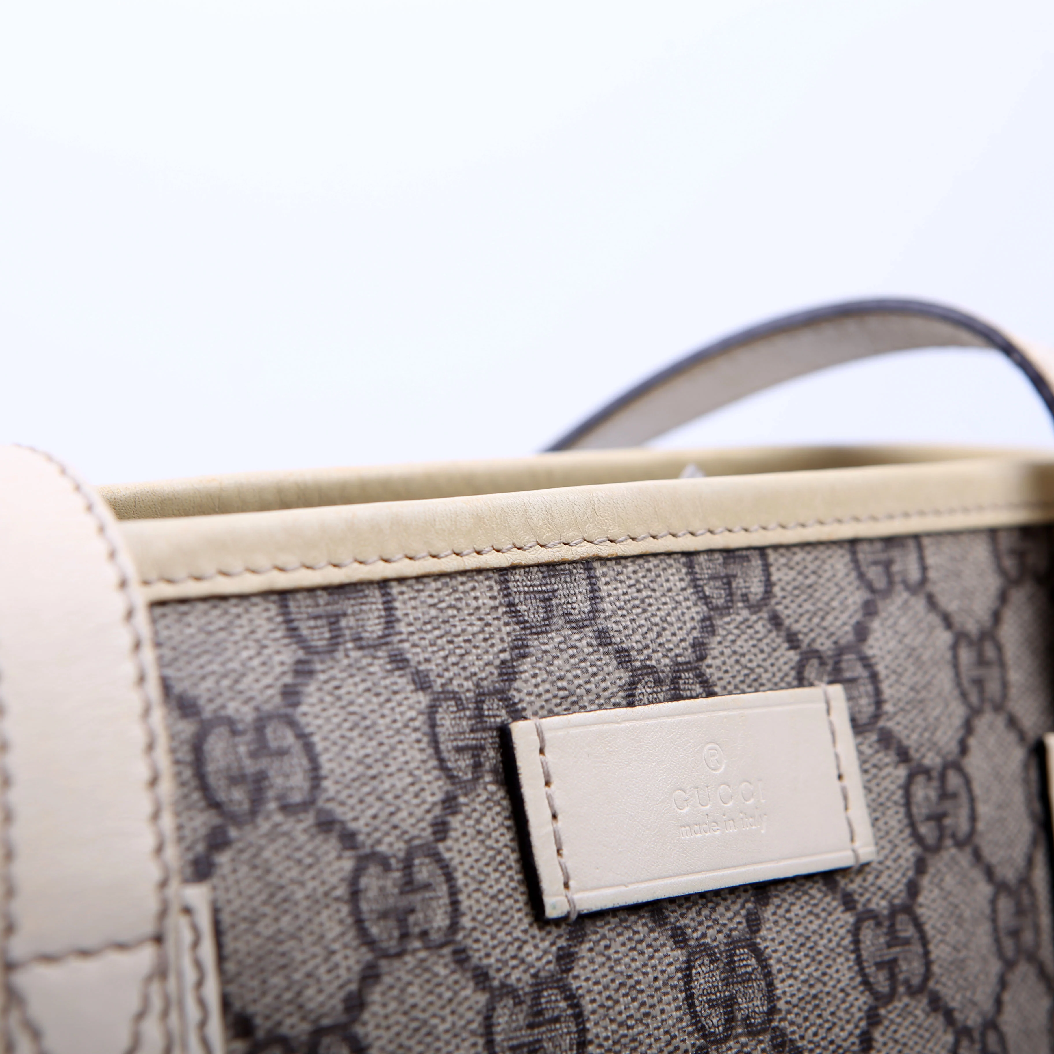 21138 GG Supreme Joy Tote Small - Image 14