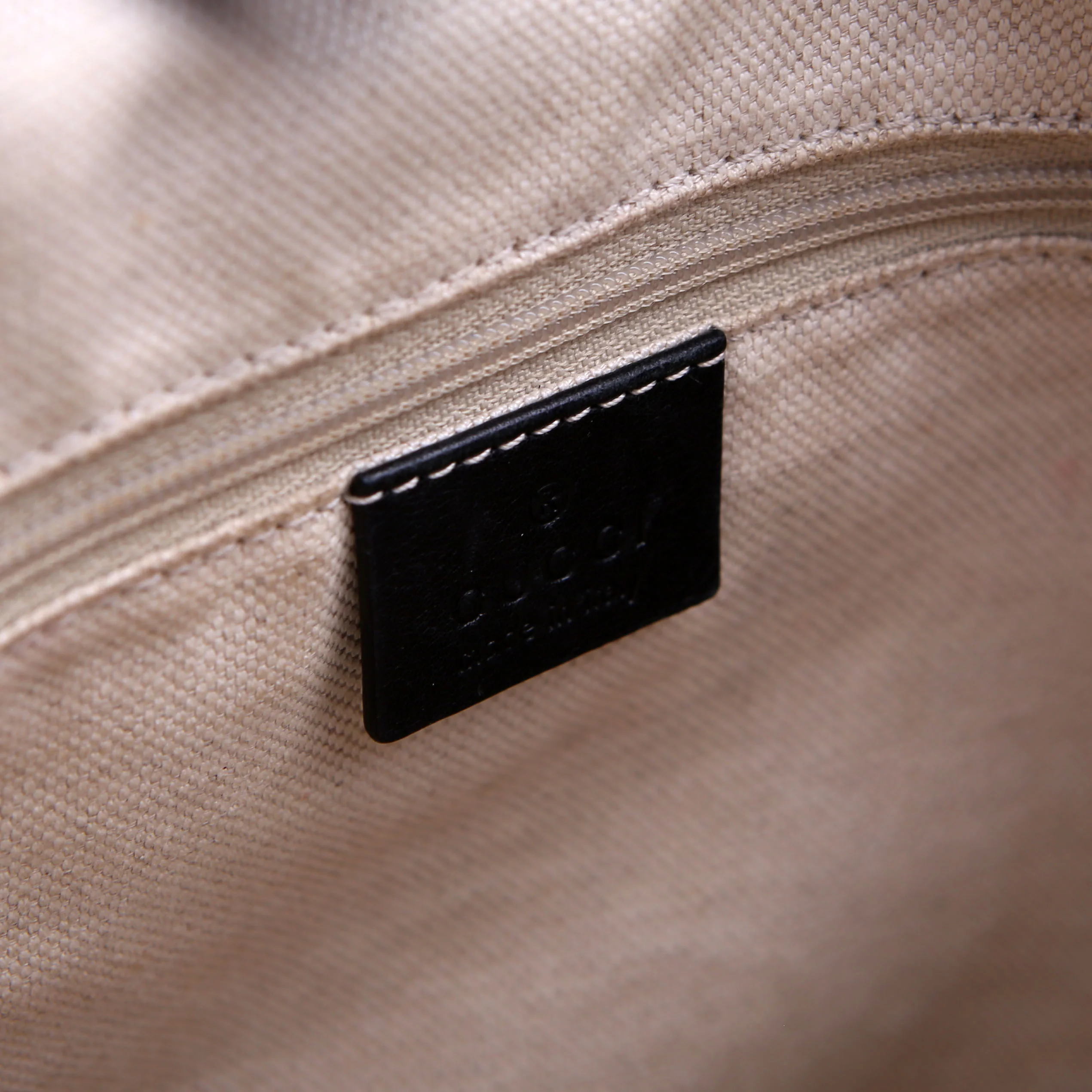 211944 Sukey GG Leather Medium Black - Image 17