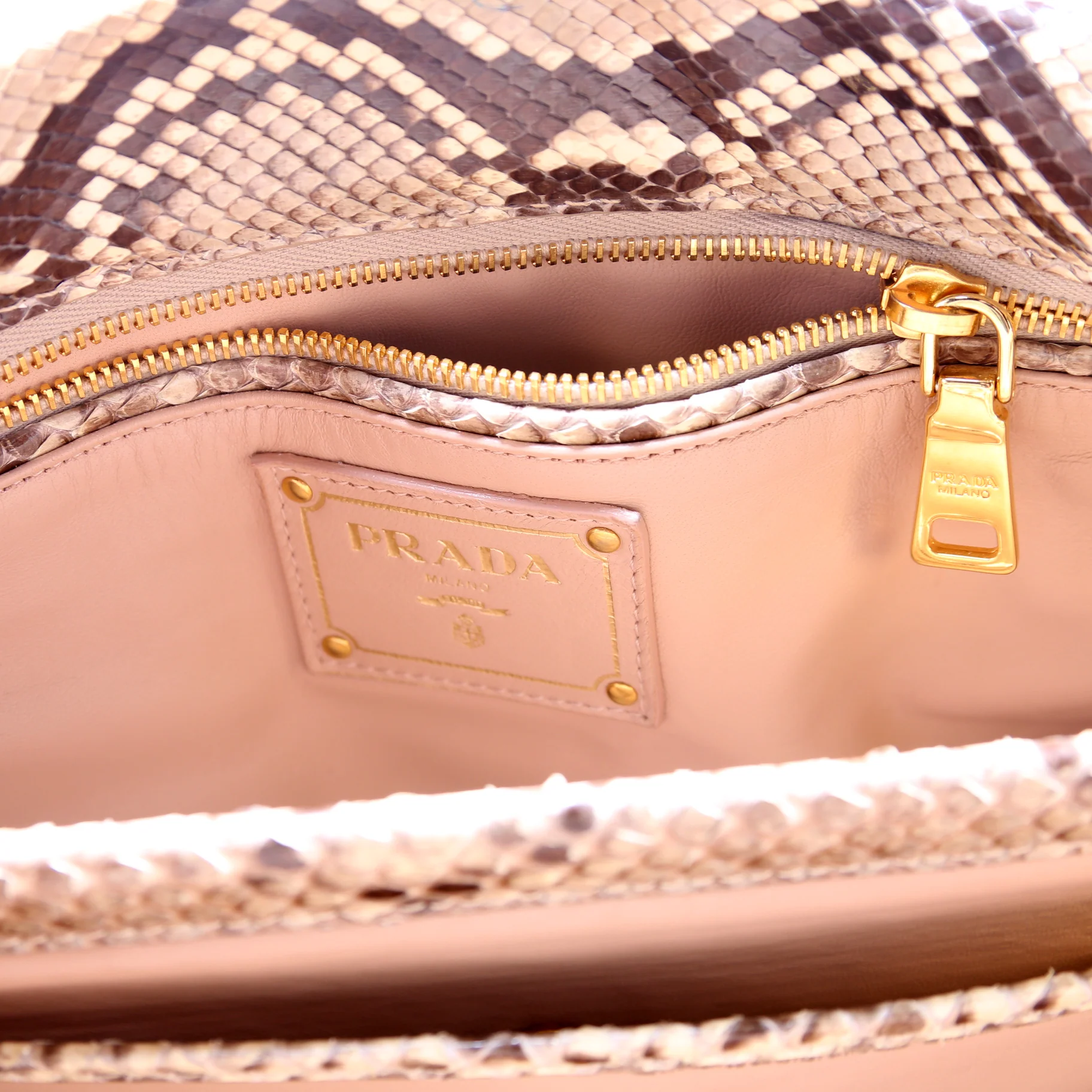 223959 New Pelham Satchel Tan - Image 9