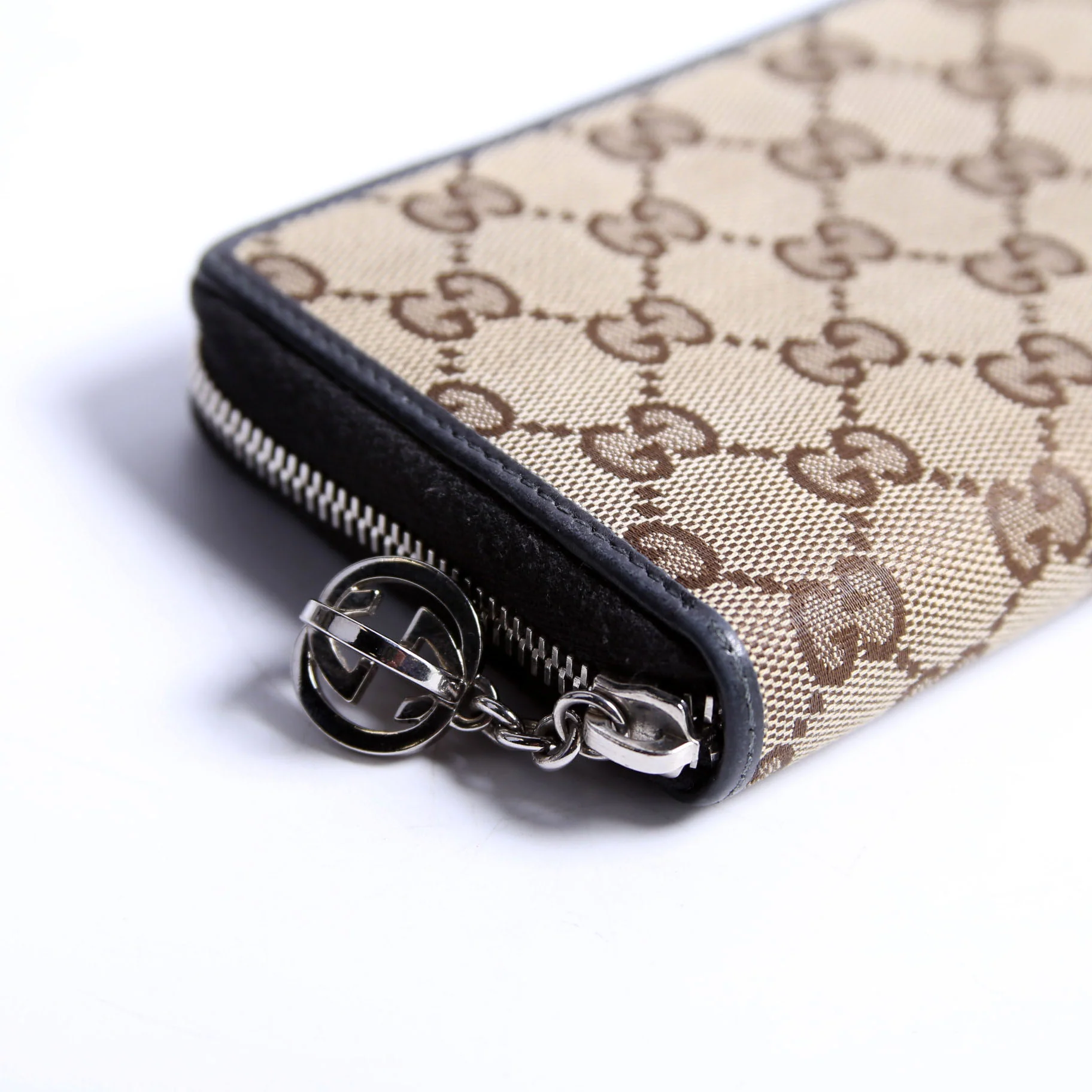 233025 GG Canvas Zip Around Wallet Tan/Black - Image 4