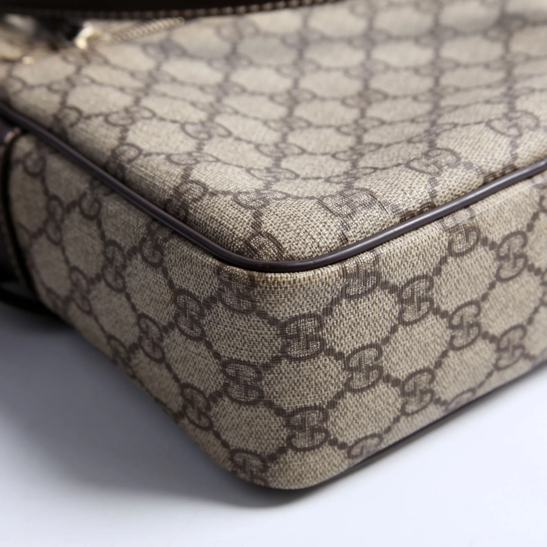 233268 GG Supreme Shoulder Bag - Image 4