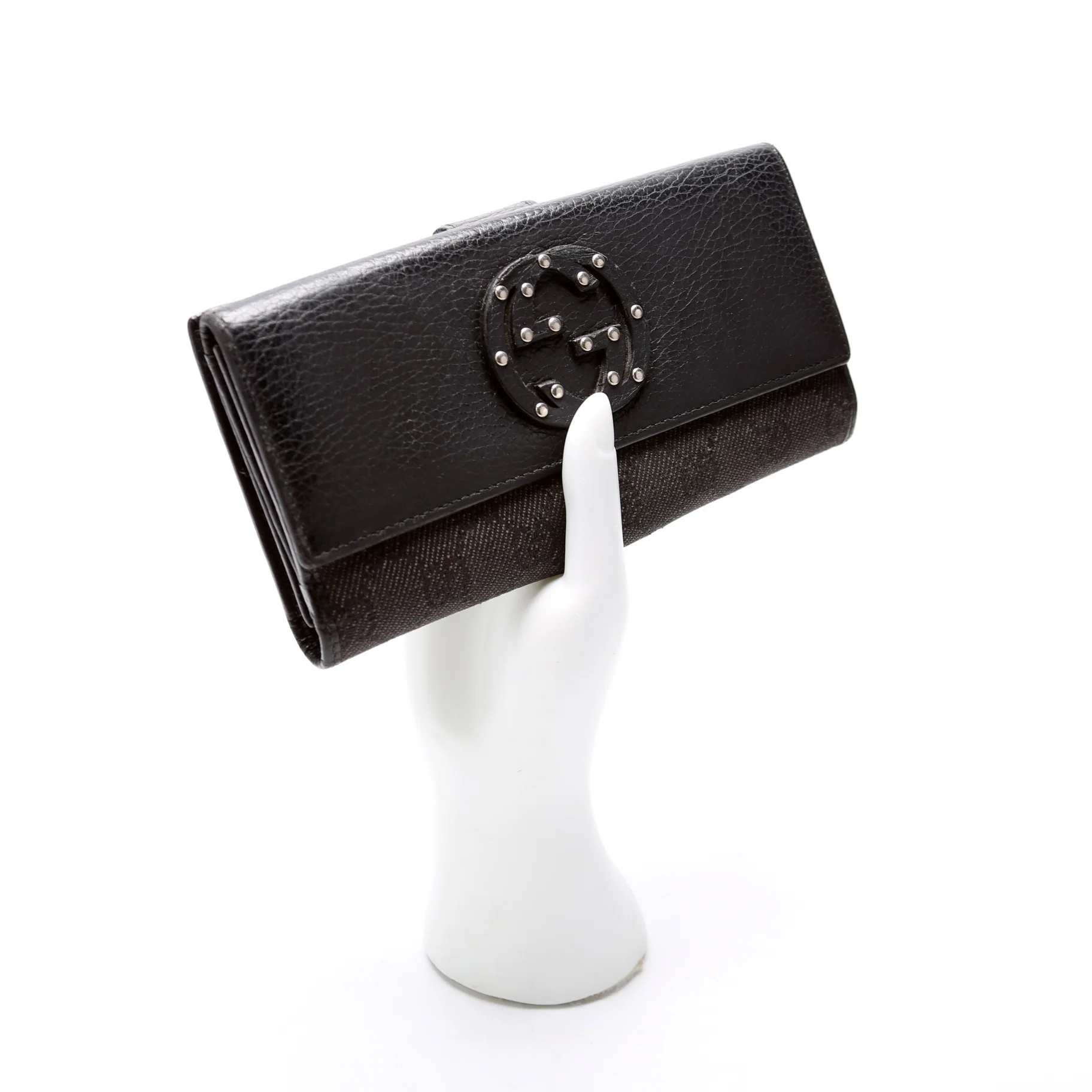 278598 Interlocking GG Studded Wallet - Image 9