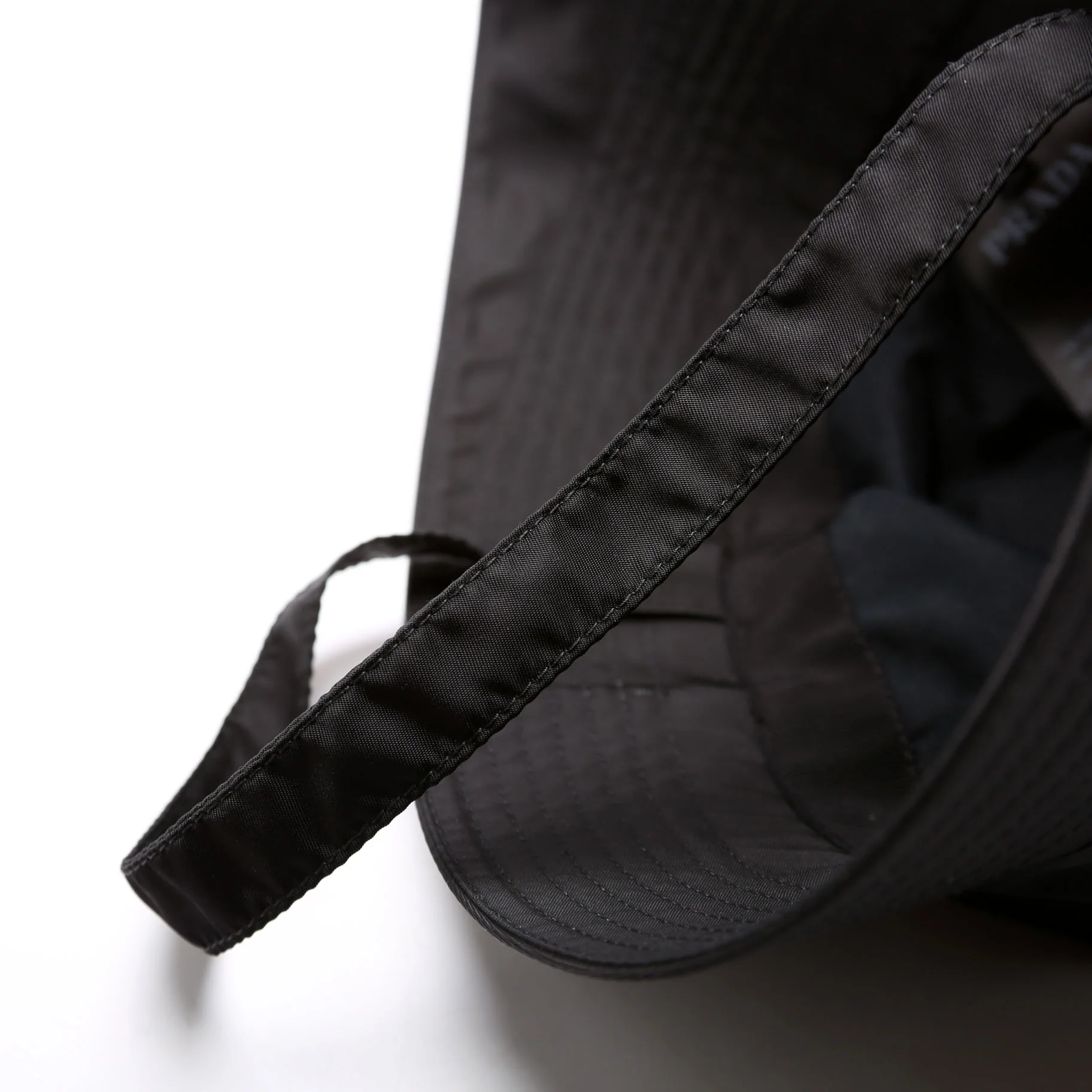 2HC282 Re-Nylon Bucket Hat Black - Image 6