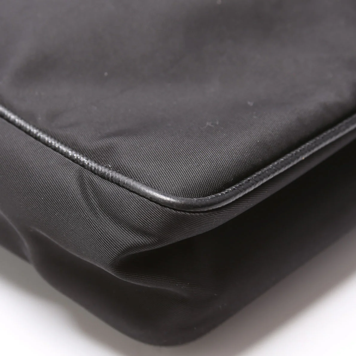 2VH112 Re-Nylon/Saffiano Leather Shoulder Bag Black - Image 5