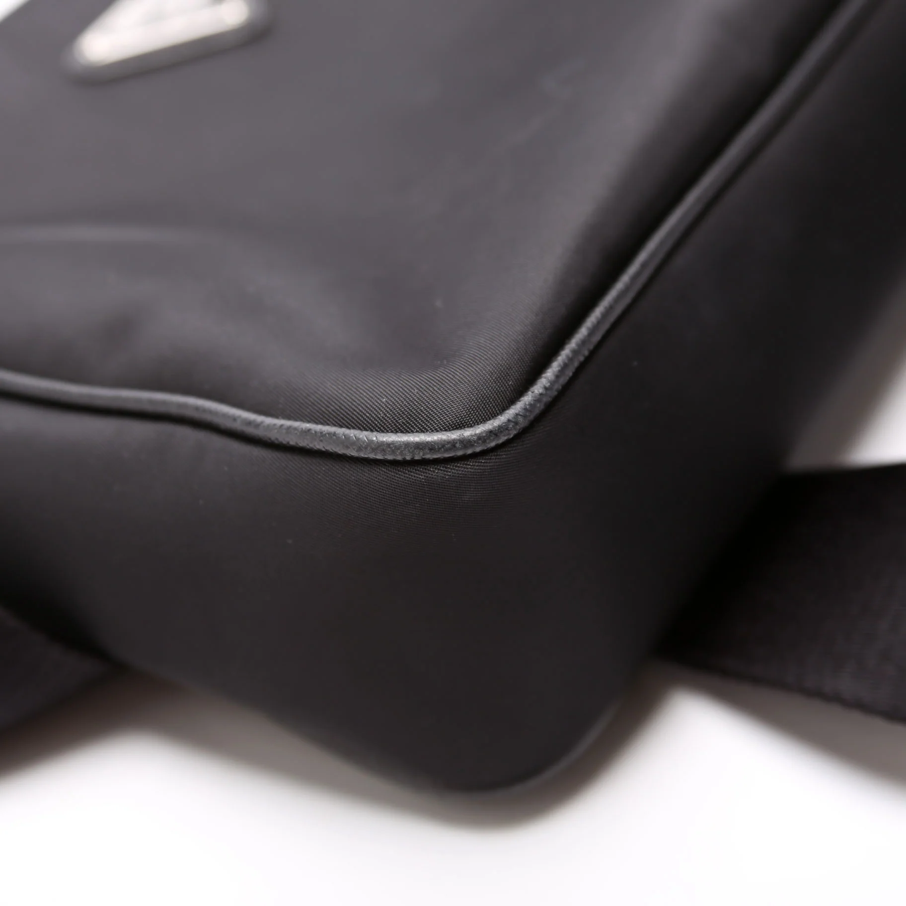 2VH113 Re-Nylon/Saffiano Shoulder Bag - Image 5