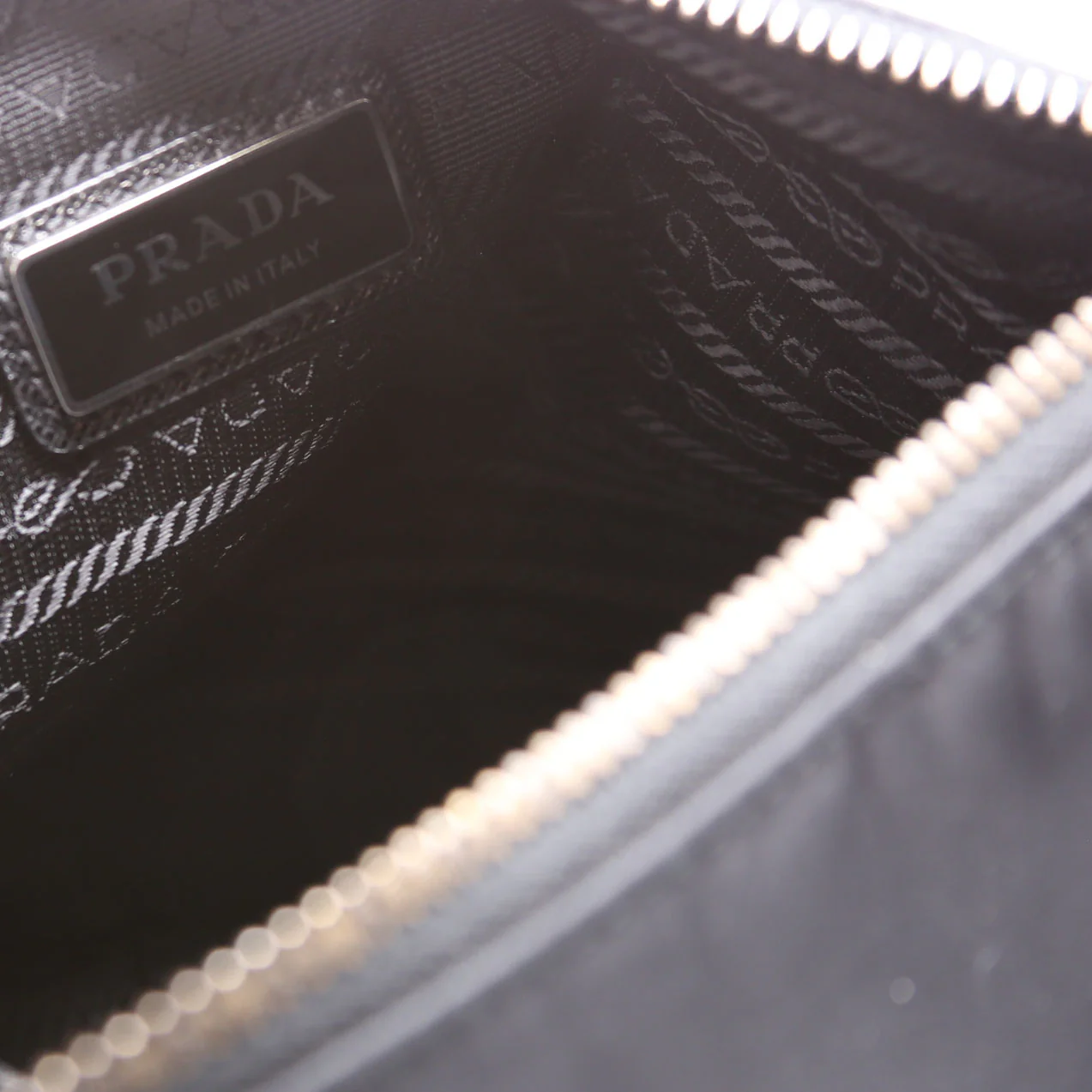 2VH113 Re-Nylon/Saffiano Shoulder Bag - Image 6
