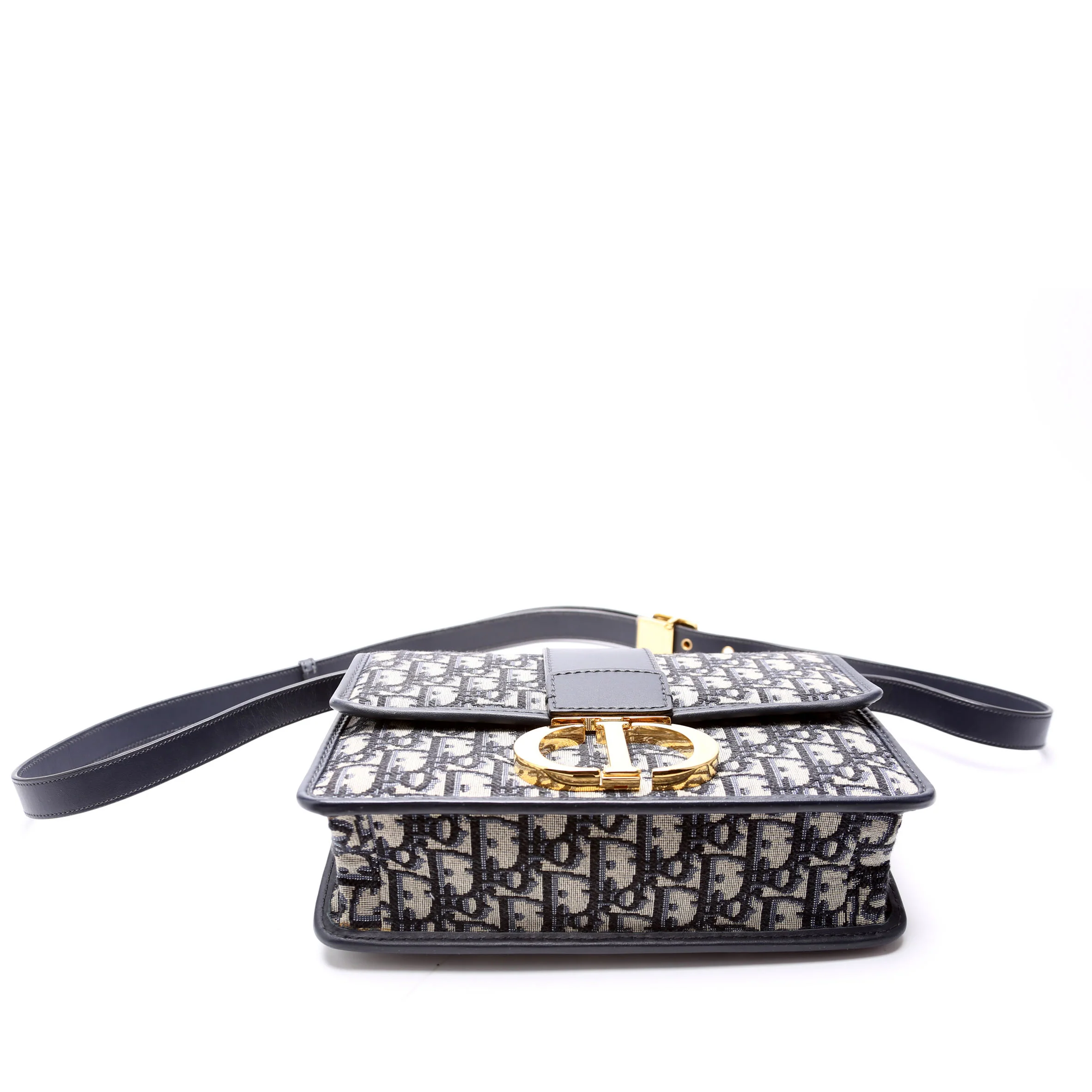 30 Montaigne Oblique Flap Bag - Image 4
