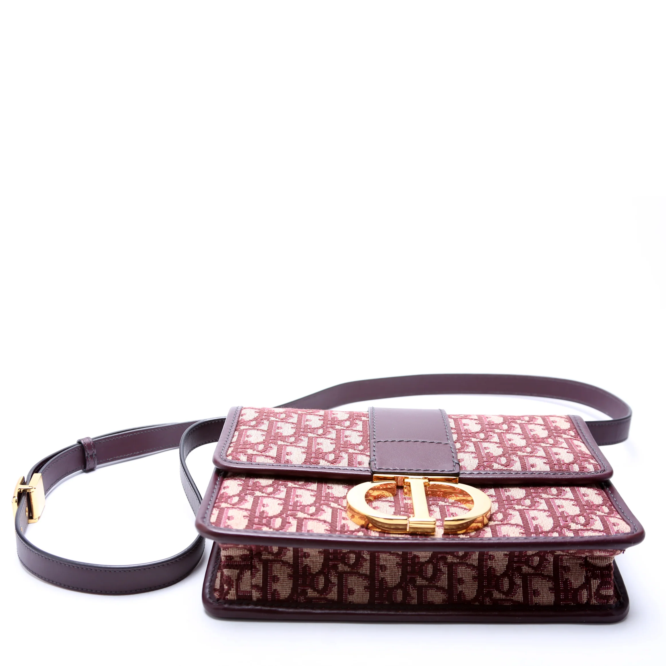 30 Montaigne Oblique Flap Bag Burgundy - Image 4