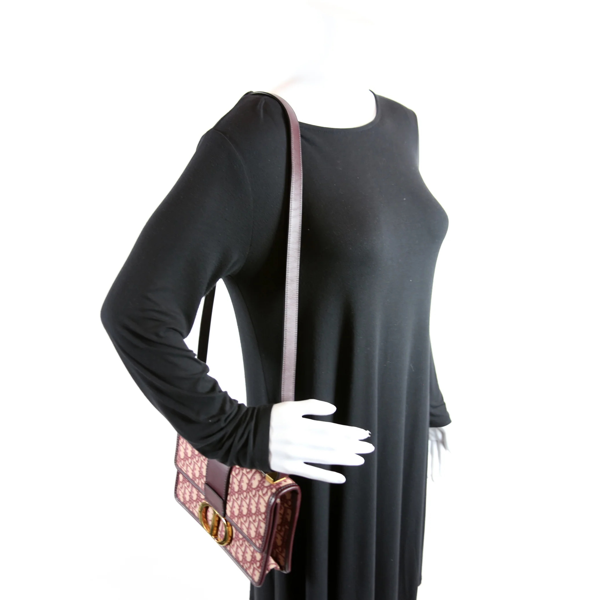 30 Montaigne Oblique Flap Bag Burgundy - Image 9