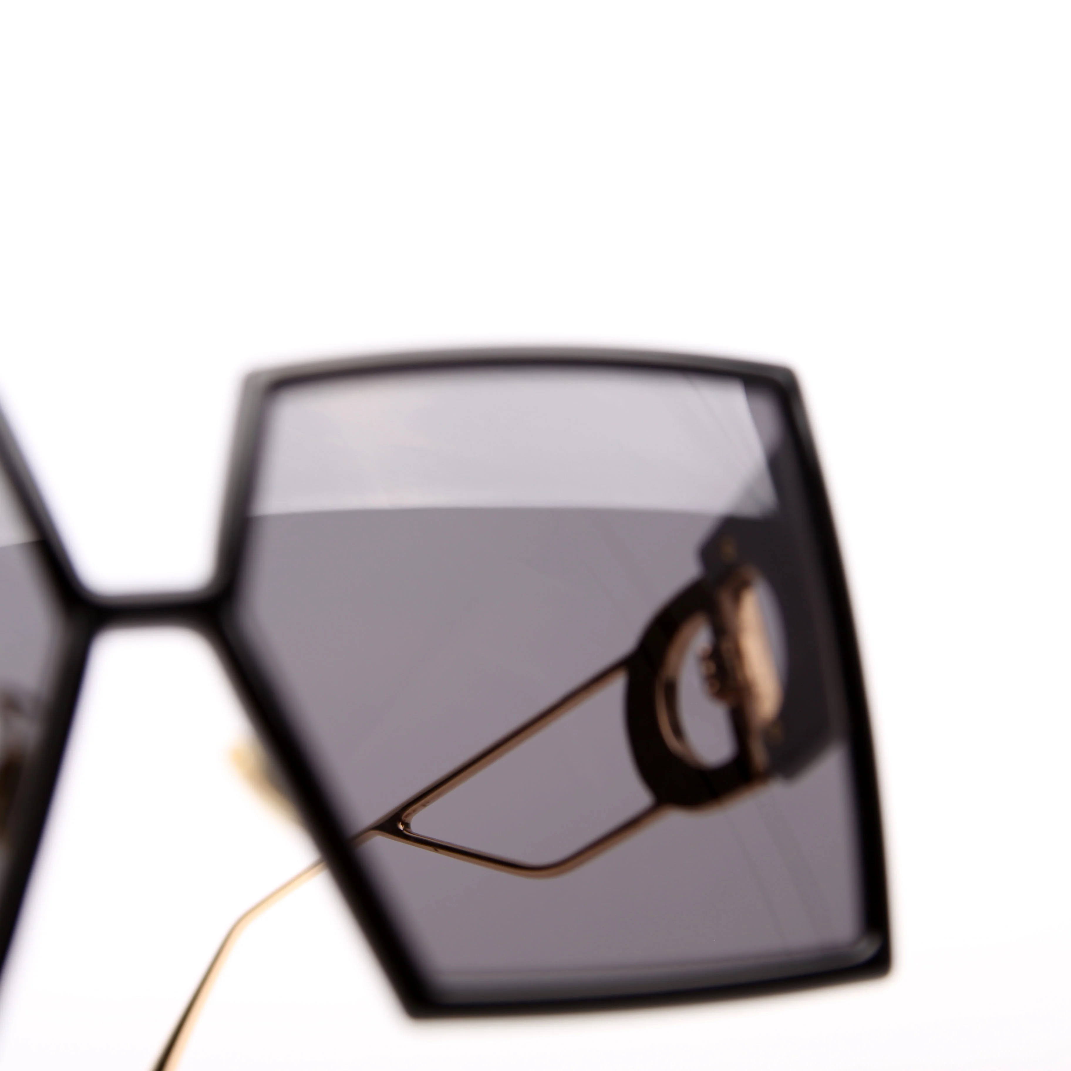 30 Montaigne Square Sunglasses - Image 6