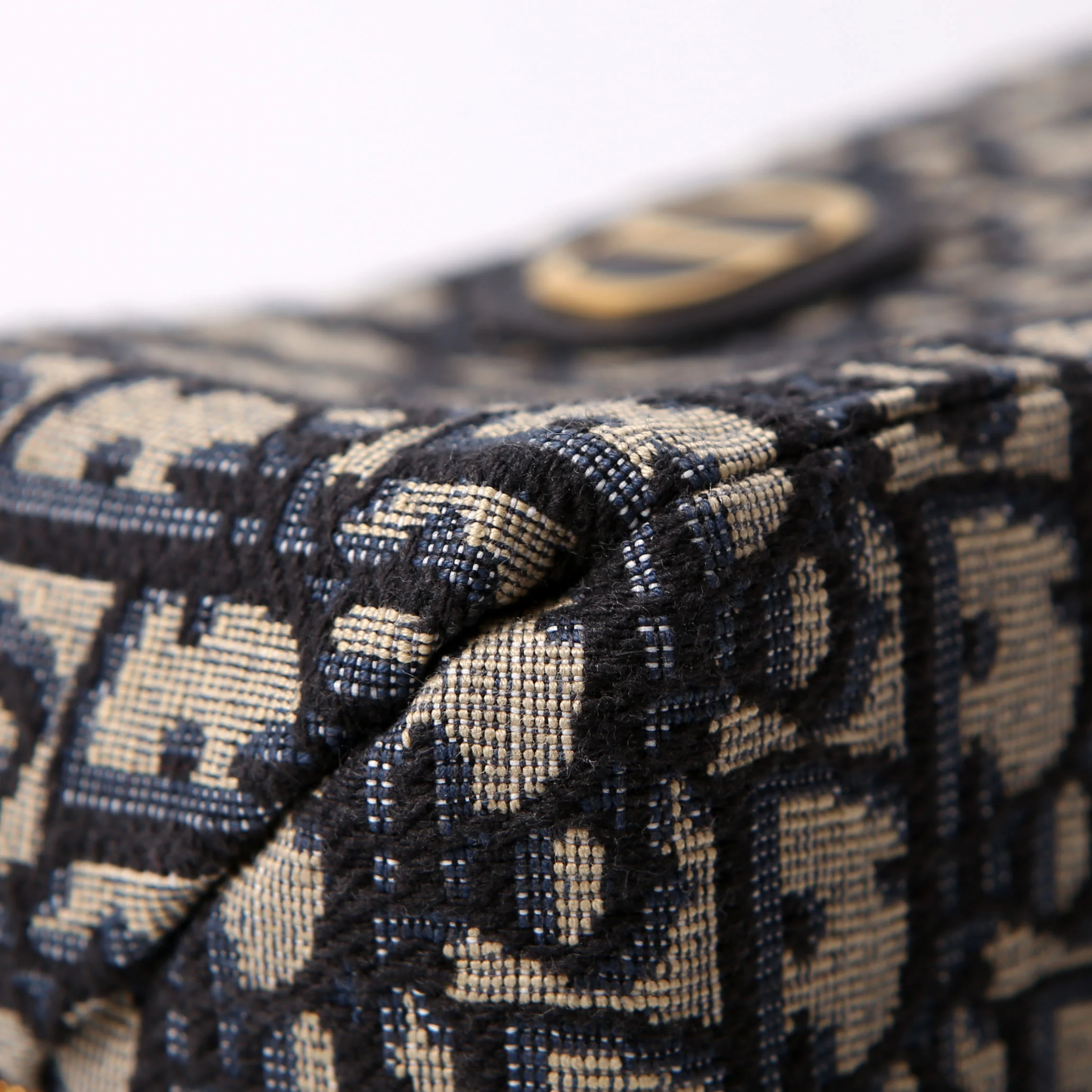30 Montaigne Venus Pouch Oblique - Image 5