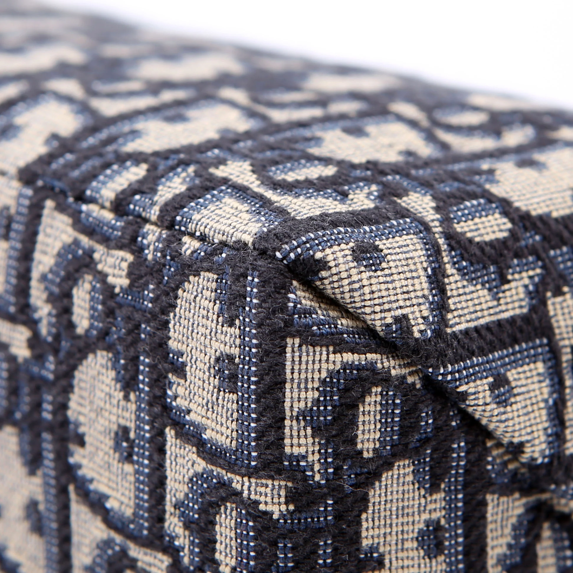 30 Montaigne Venus Pouch Oblique - Image 8