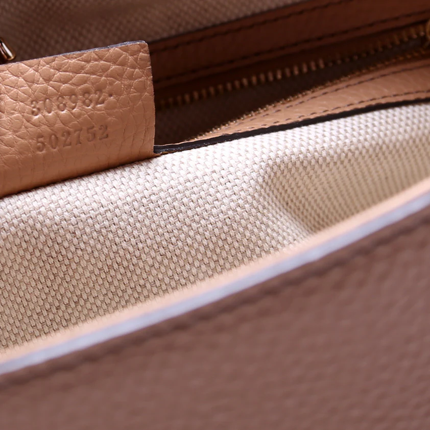 308982 Soho Leather Shoulder Medium - Image 9