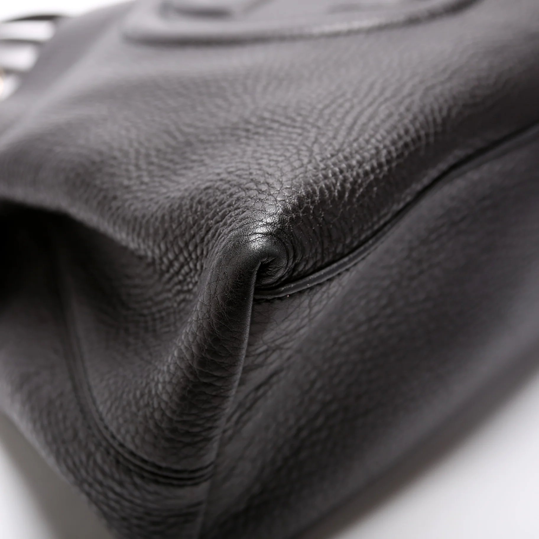 308982 Soho Leather Shoulder Medium - Image 5