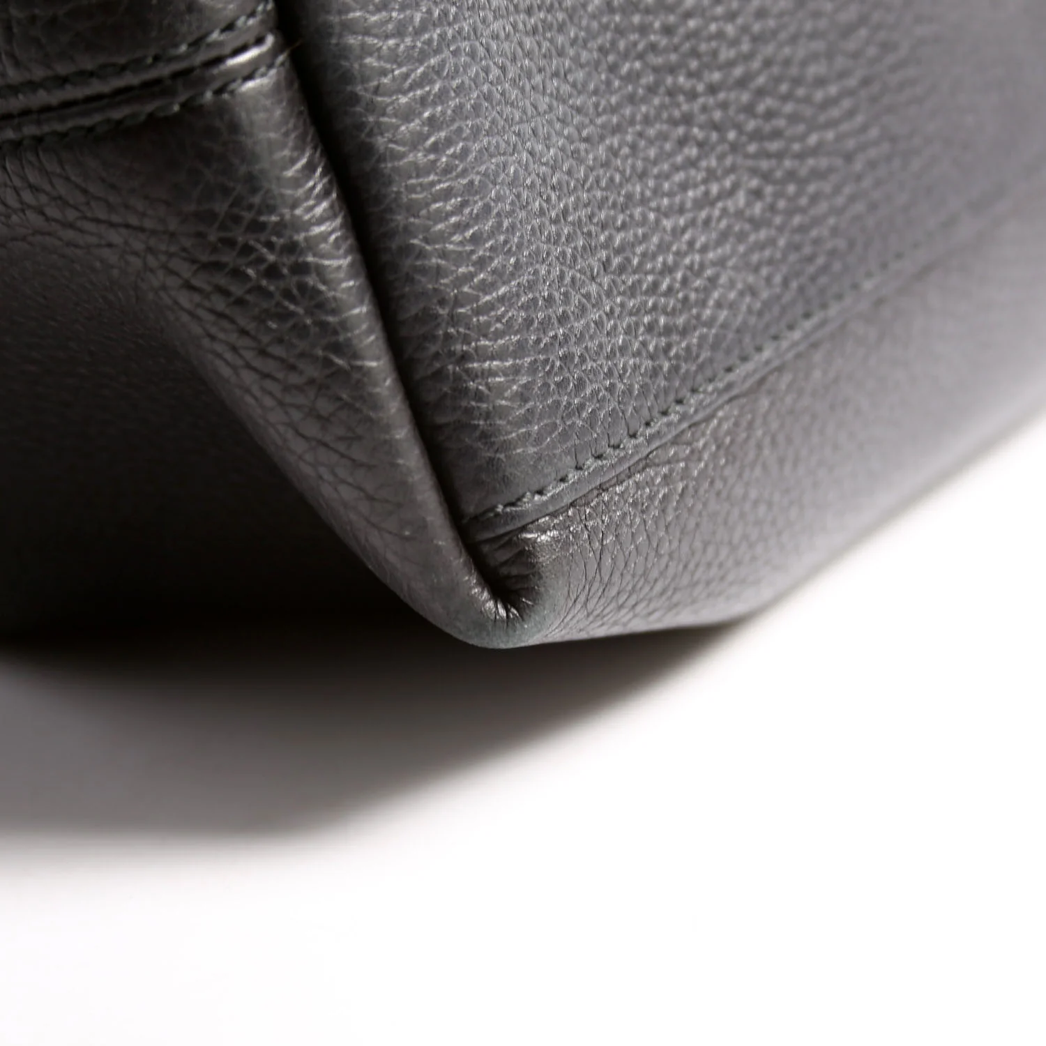 308982 Soho Leather Shoulder Medium Black - Image 7