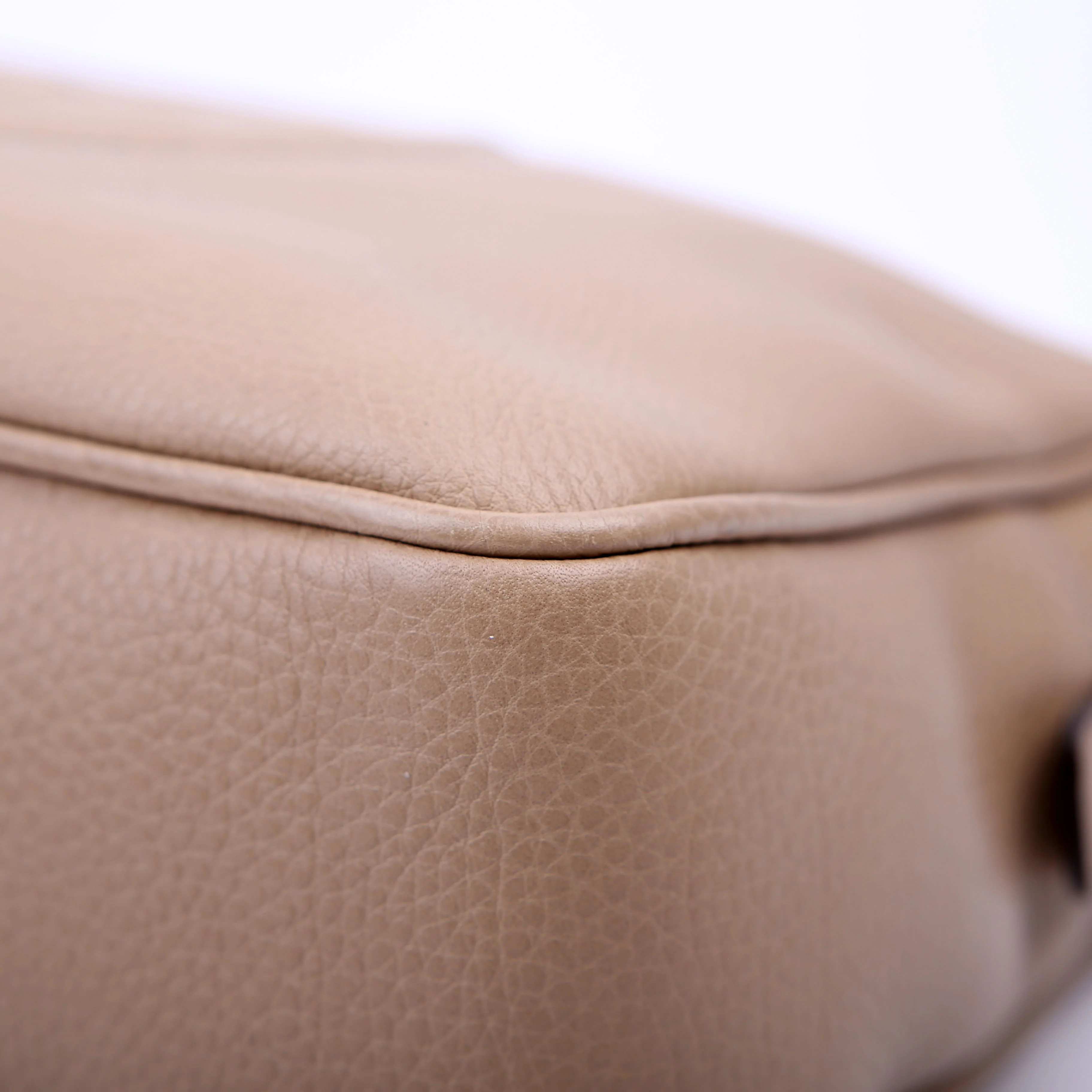308983 Soho Chain Shoulder Bag Taupe - Image 6