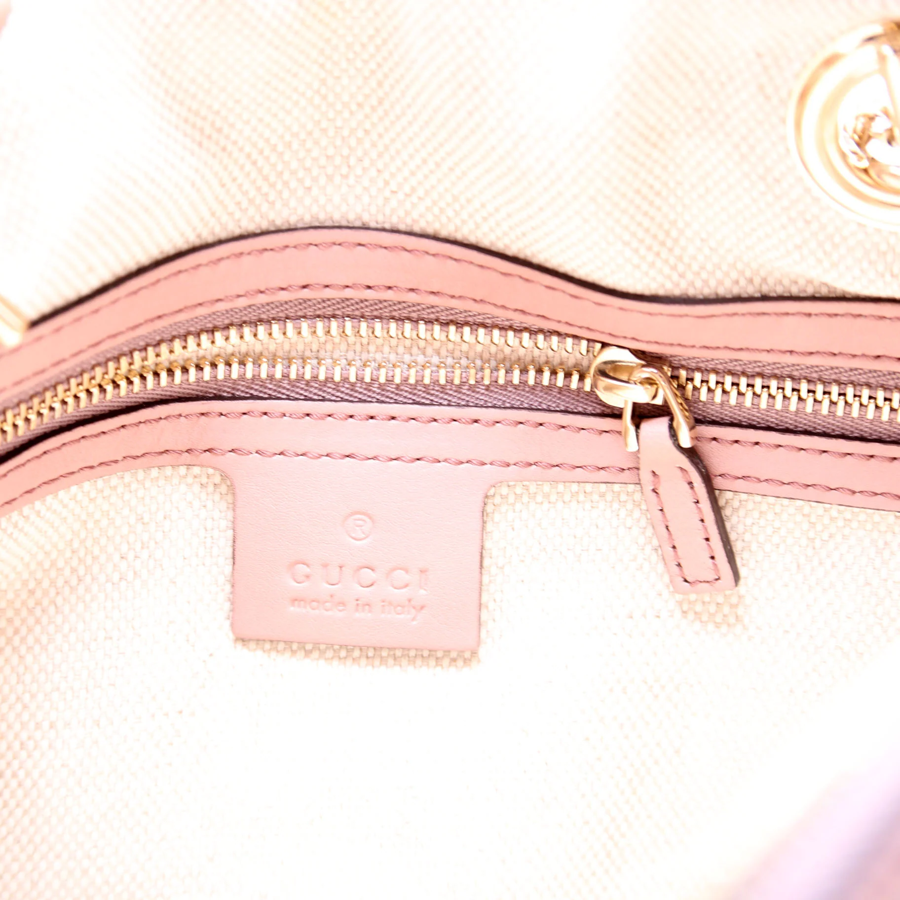 308983 Soho Patent Chain Shoulder Bag Nude - Image 9