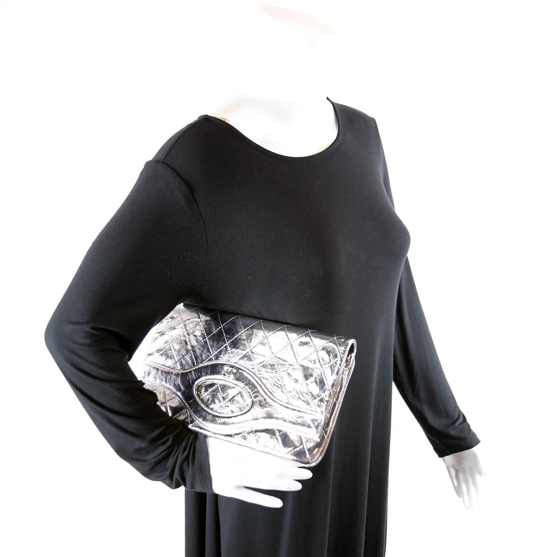 31 Pouch Metallic Crumpled Calfskin 27M Silver - Image 10