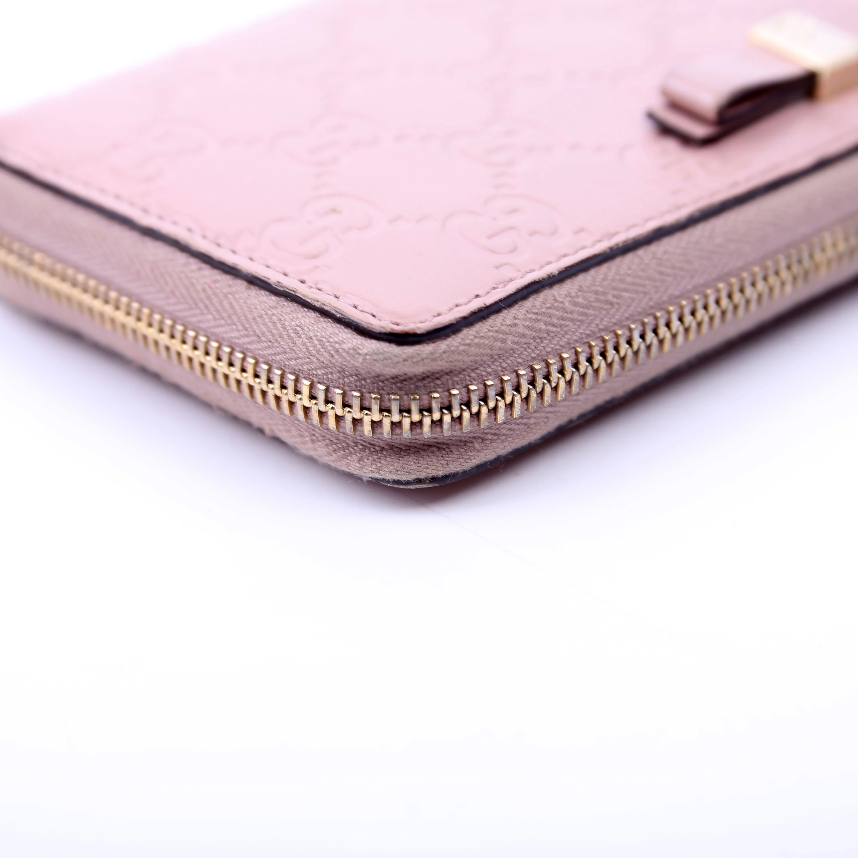 388680 Bow Zip Around Wallet Guccissima Nude - Image 8