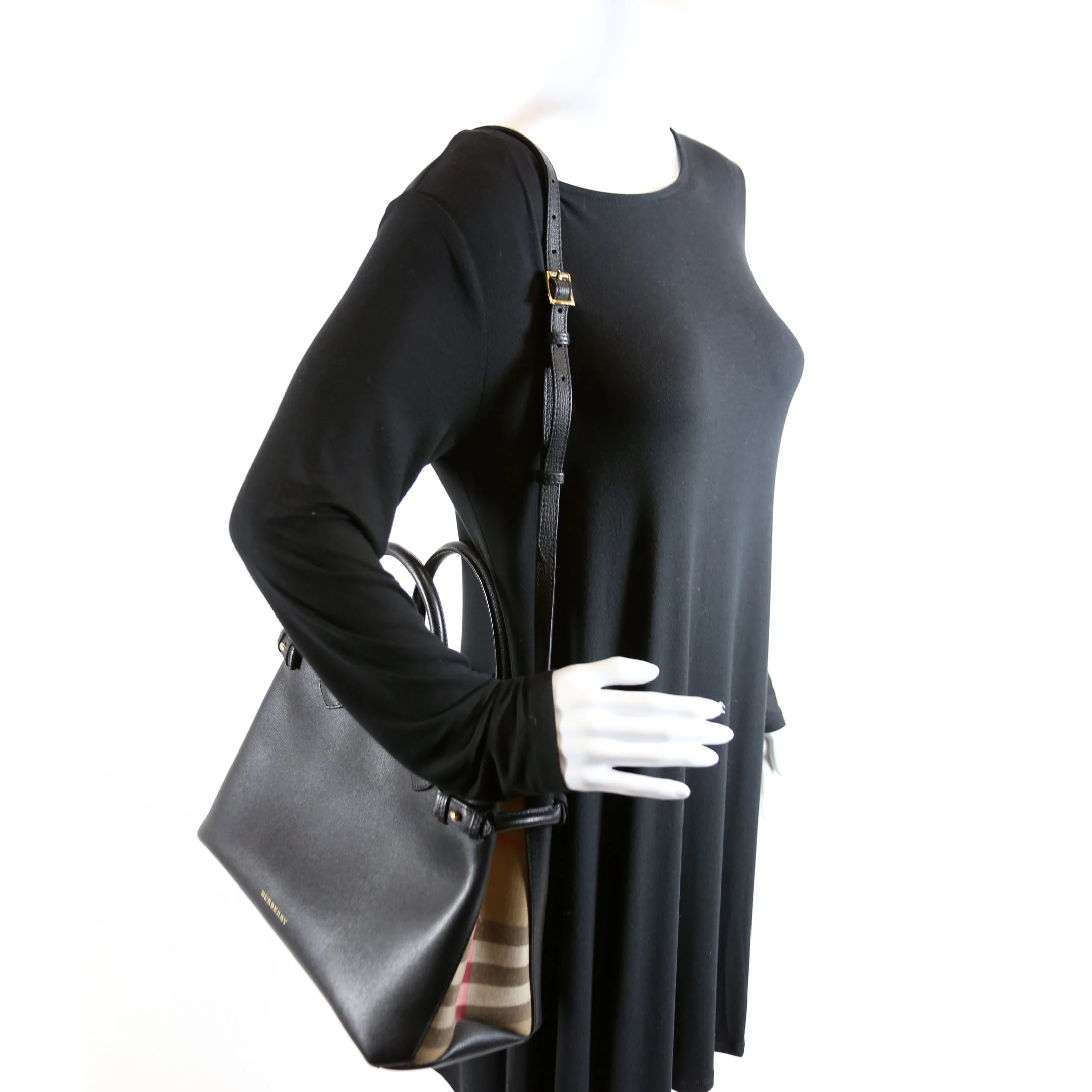 3958978 Banner Medium Tote - Image 11