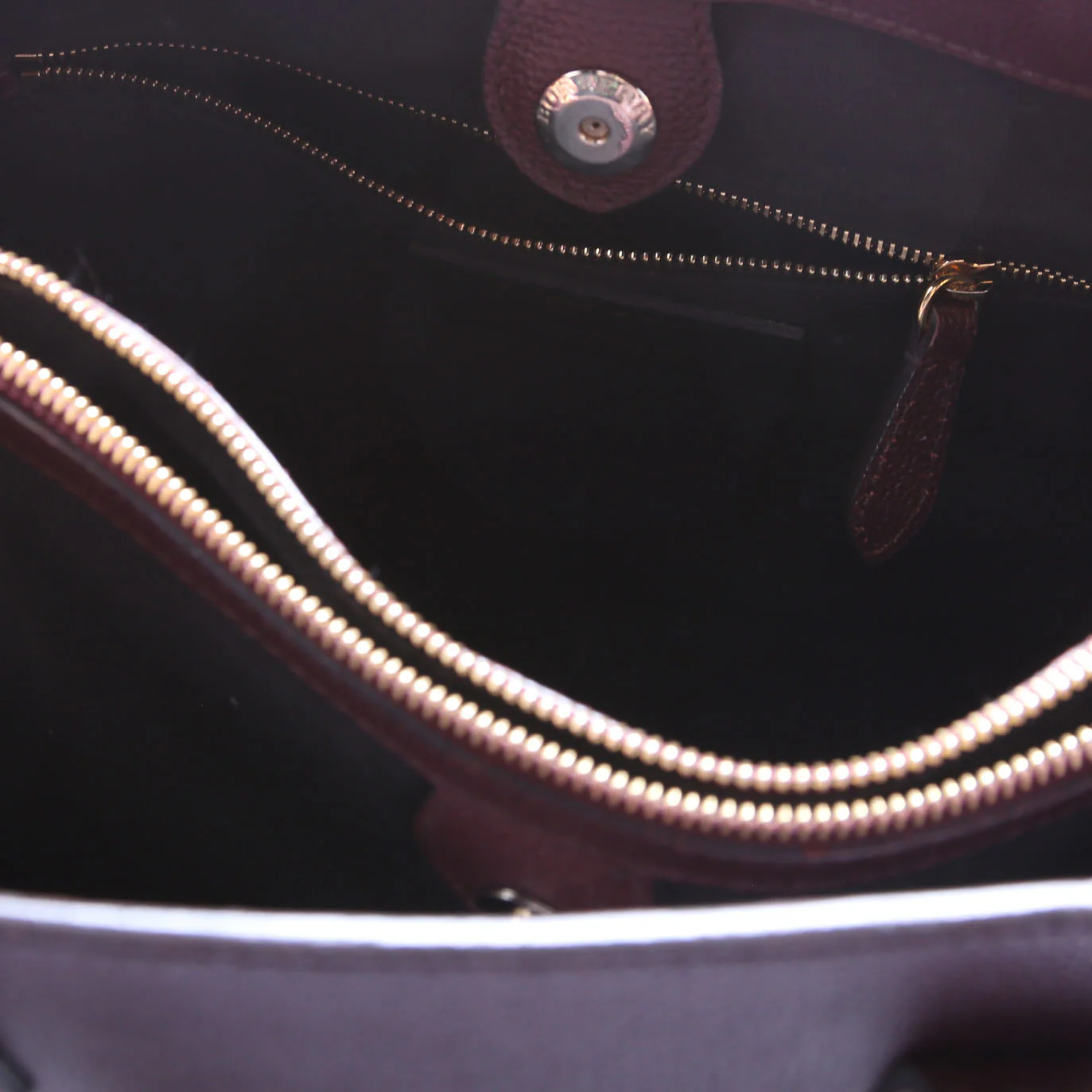 3962178 Banner Tote Medium Burgundy - Image 15