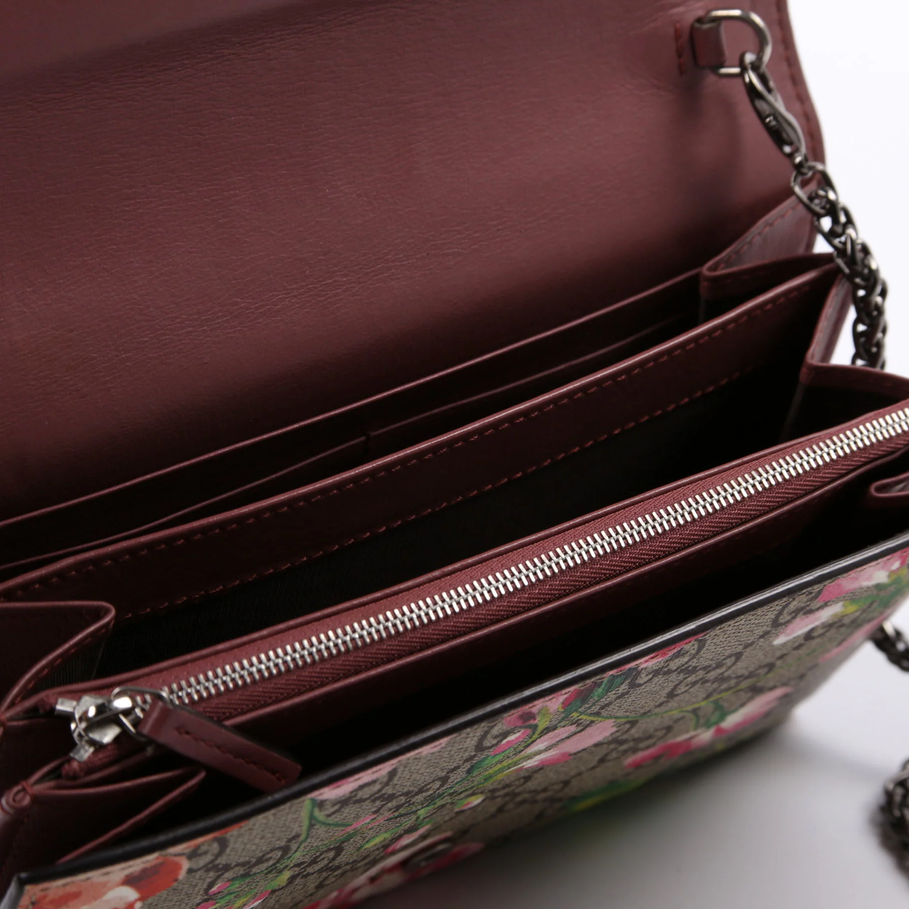 402724 Blooms Chain Wallet - Image 7