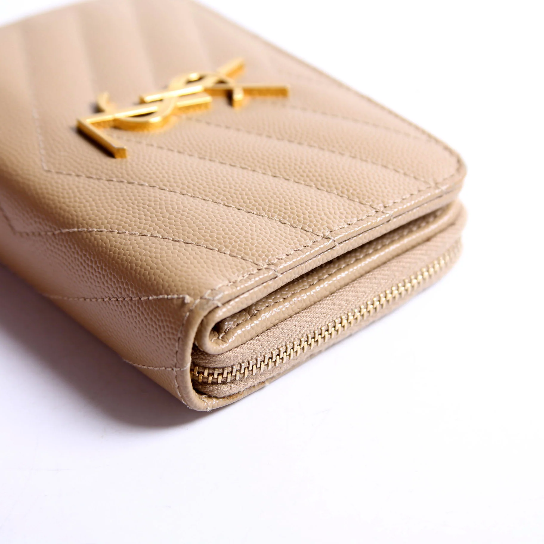 403723 Cassandre Grain De Poudre Compact Zip Around Wallet Tan - Image 5
