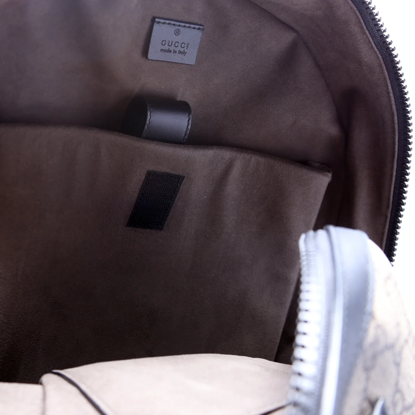 406370 GG Supreme Medium Backpack - Image 7