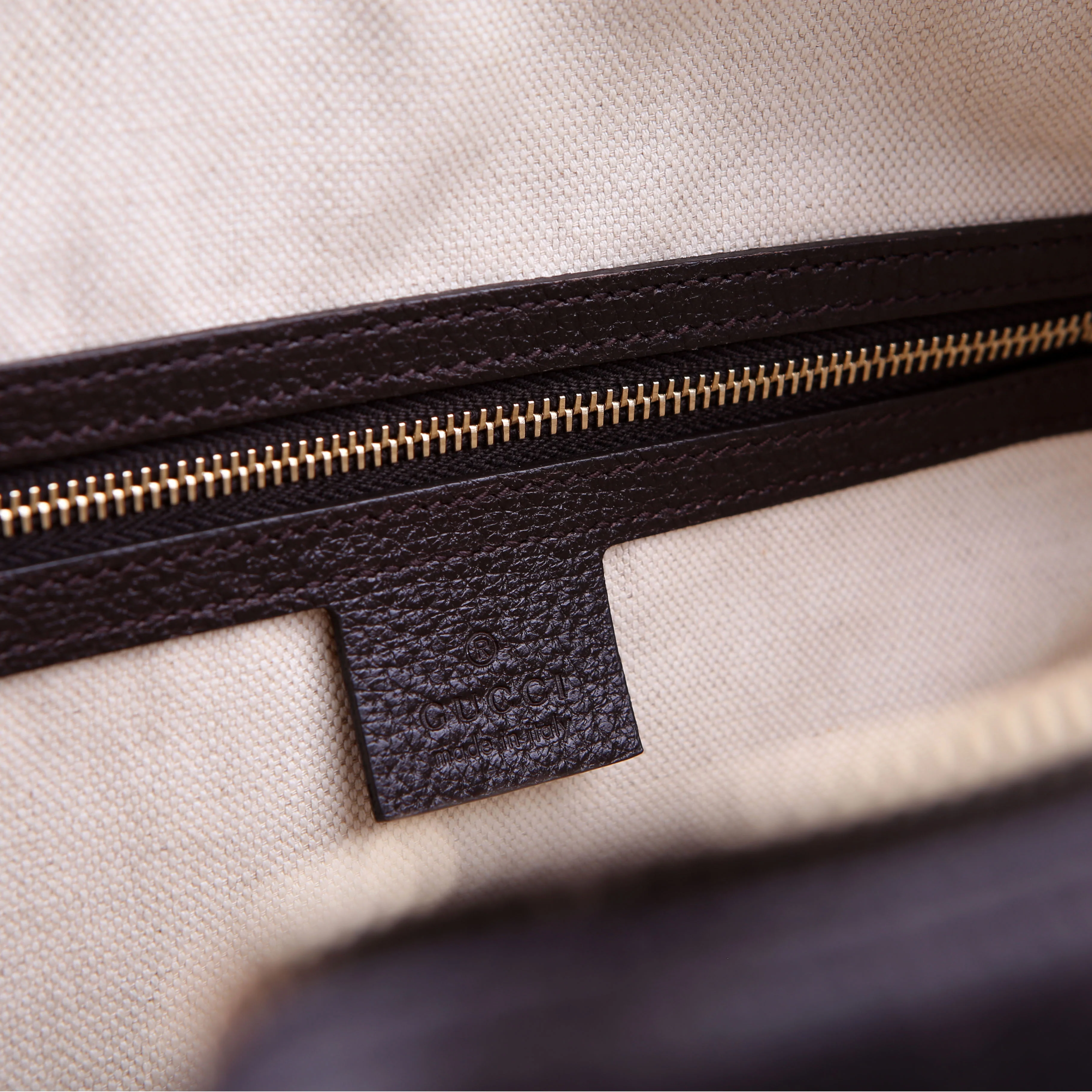 406868 Webby Bee Boston Bag - Image 11