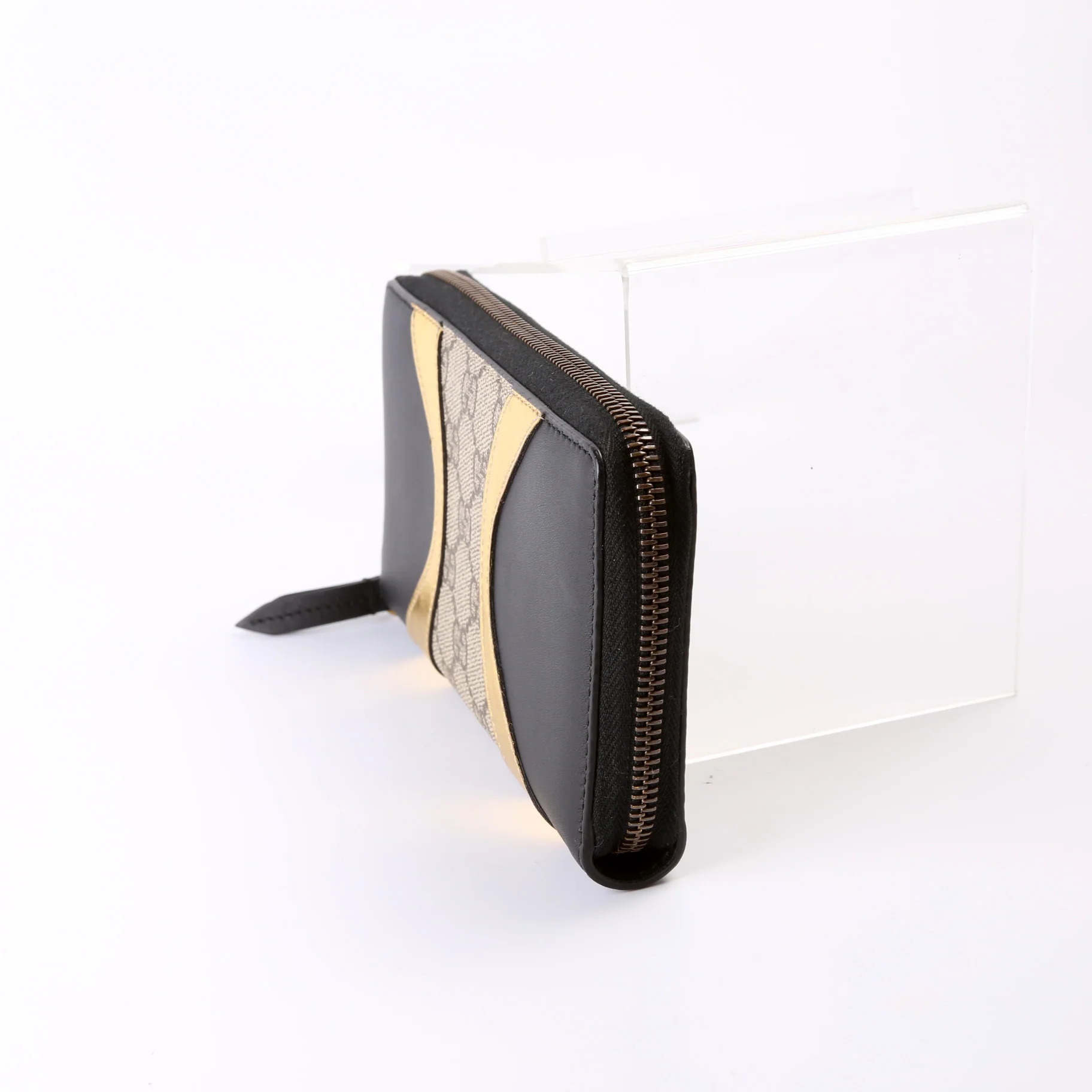 410102 GG Supreme Calfskin Zip Around Wallet - Image 2