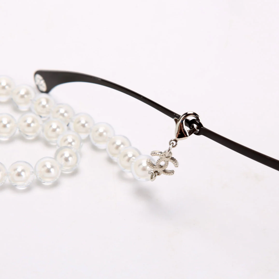 4262 Butterfly With Pearl Chain Sunglasses Black - Image 6