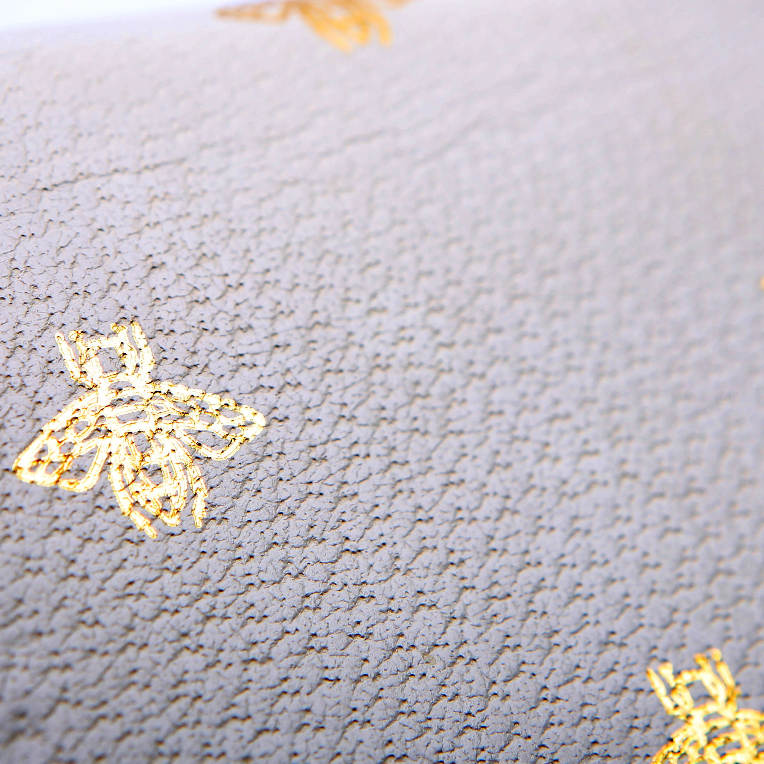 432182 Padlock Bee Star Leather Small Cream - Image 9
