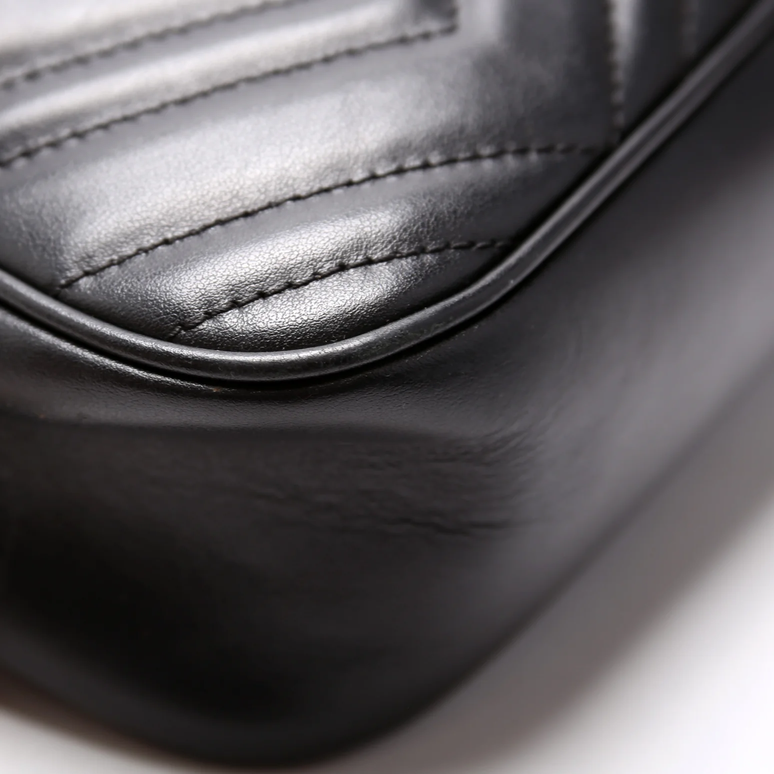 447632 Marmont Small Leather Camera Black - Image 4