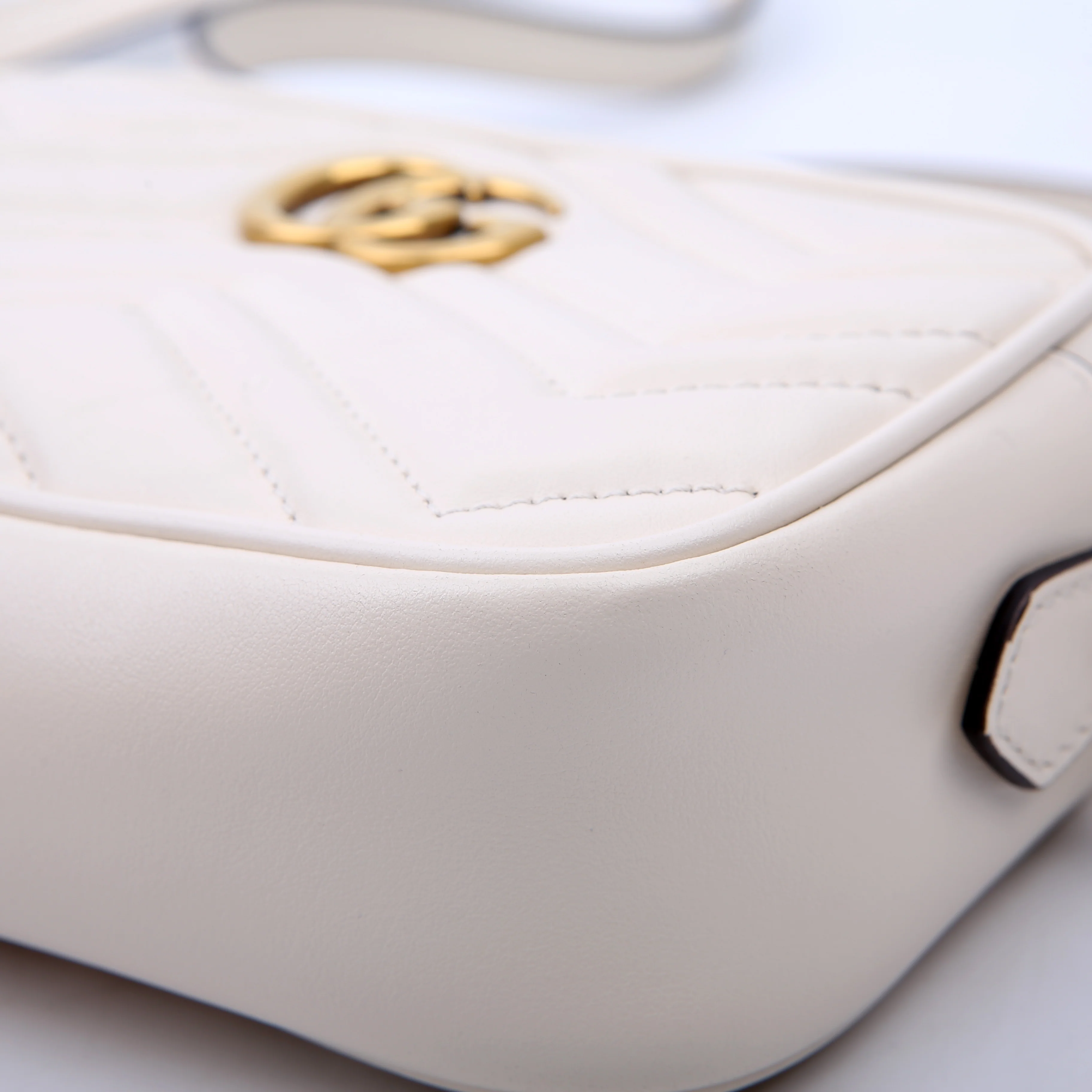 448065 Marmont Mini Camera Bag White - Image 6