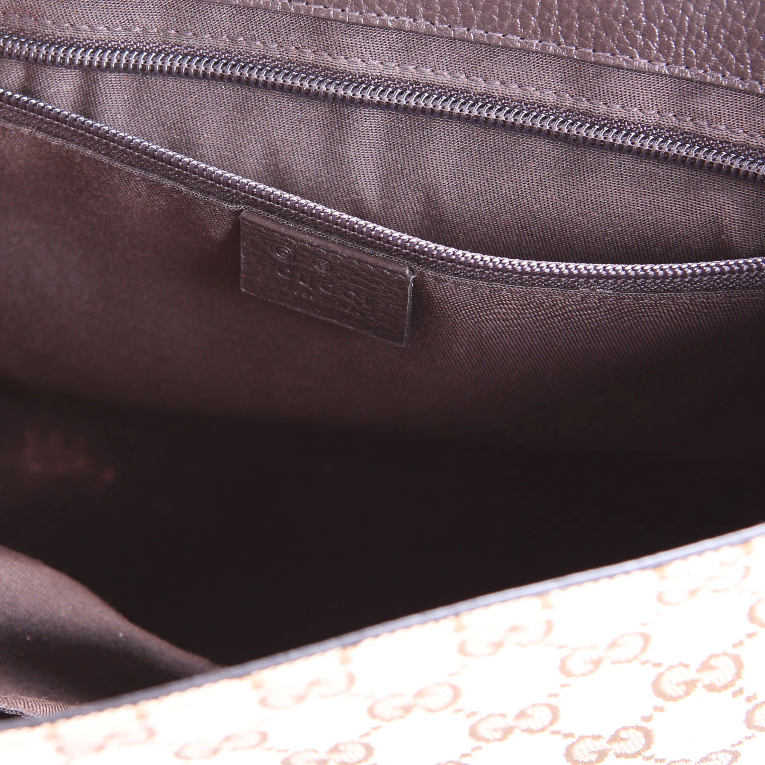 449172 GG Canvas Messenger - Image 11