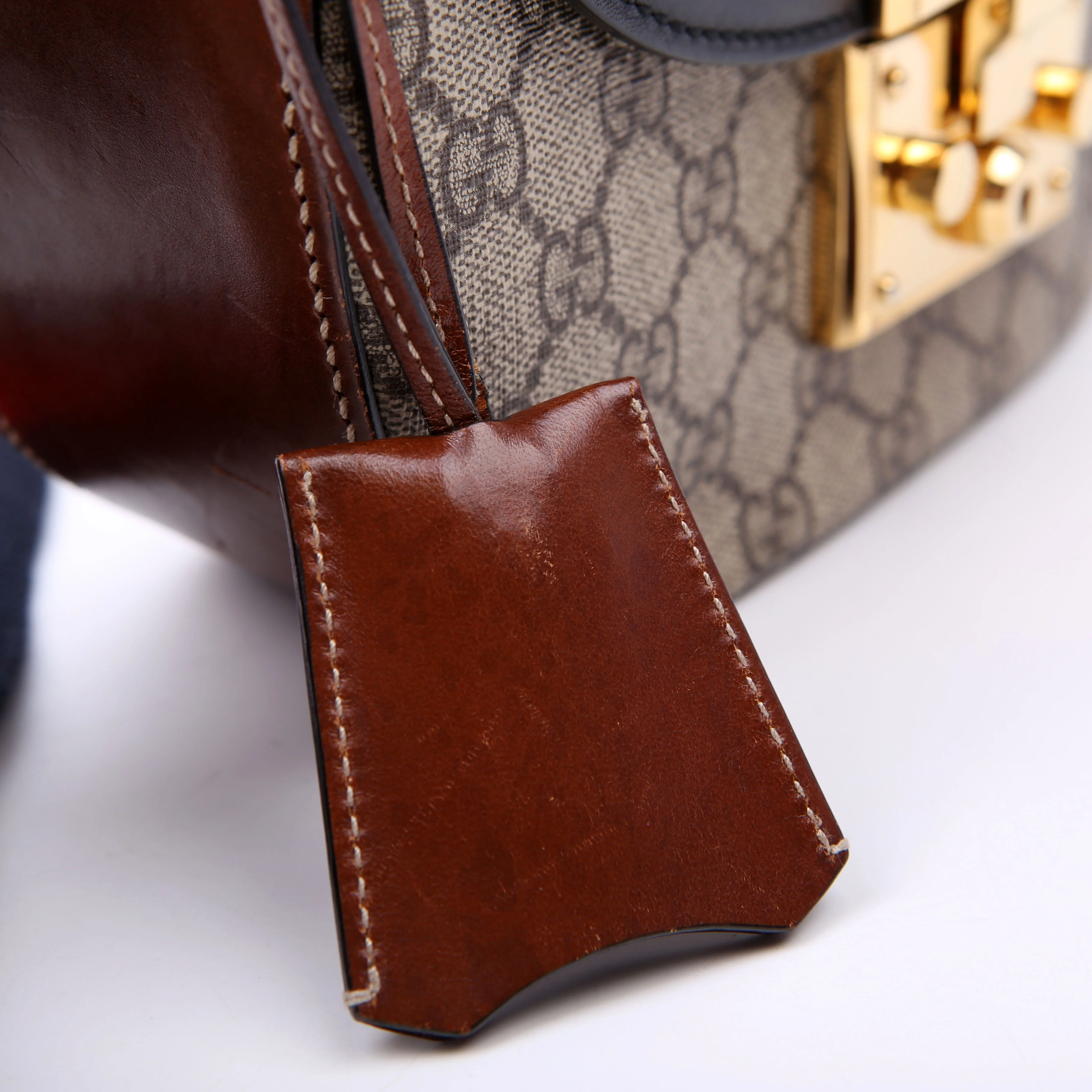 453189 Padlock Supreme Medium Messenger - Image 14