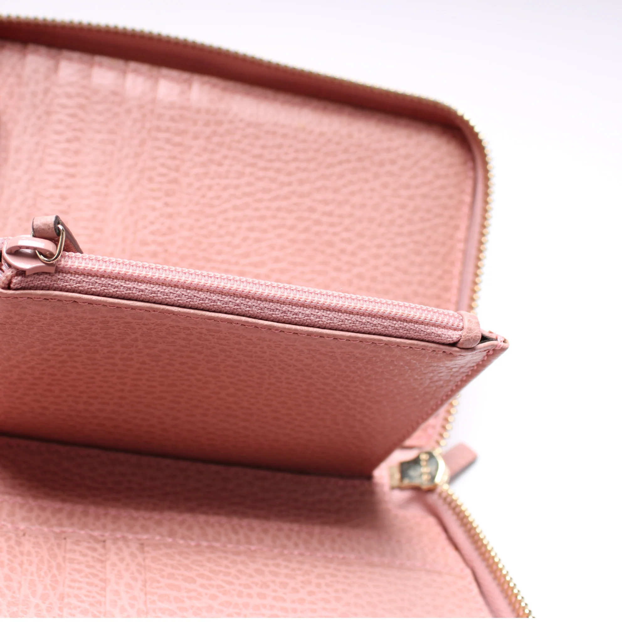 464884 Betty Bifold Zip Around Wallet - Image 8